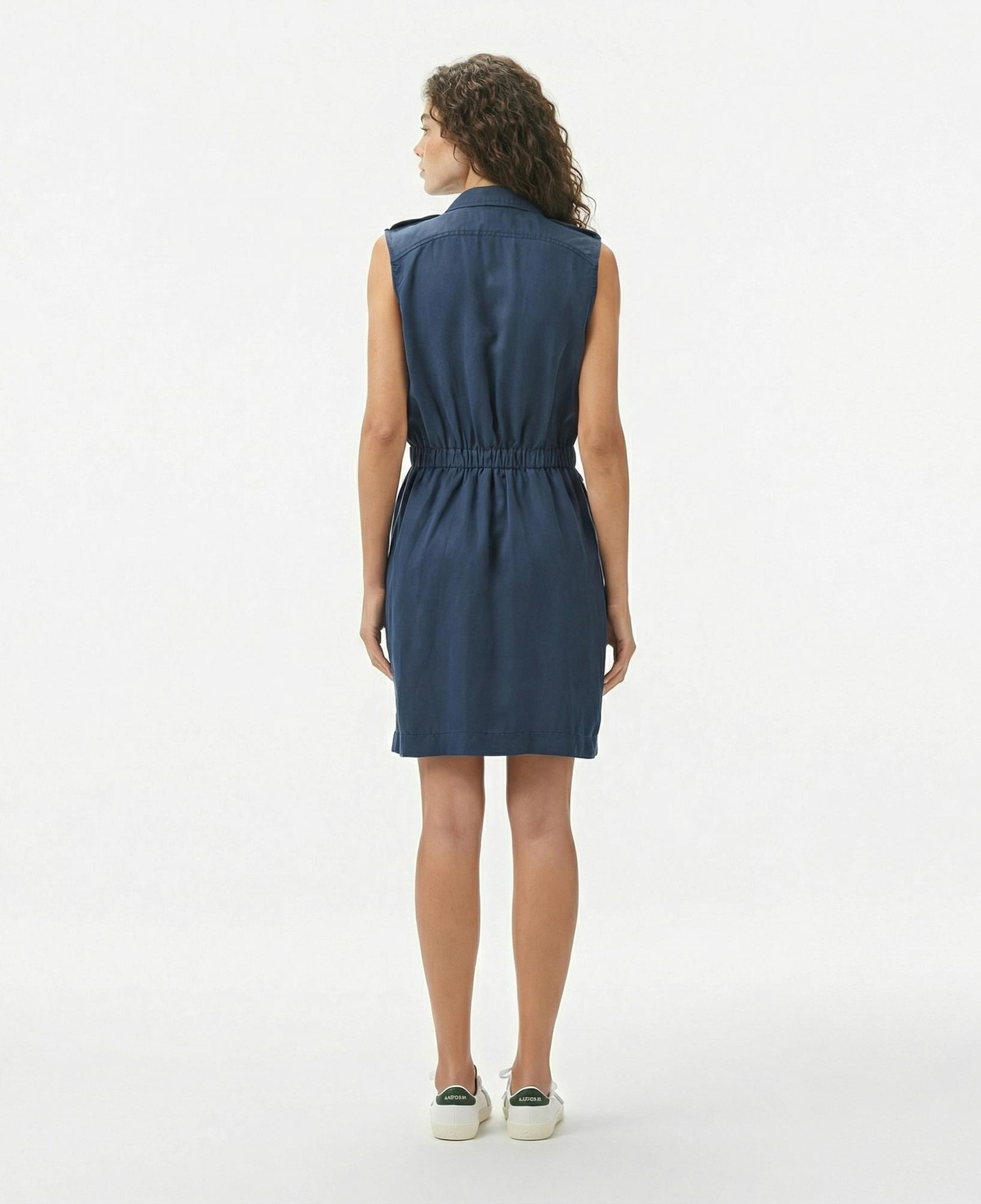 Lacoste Kadın Classic Fit Kolsuz Lacivert Elbise