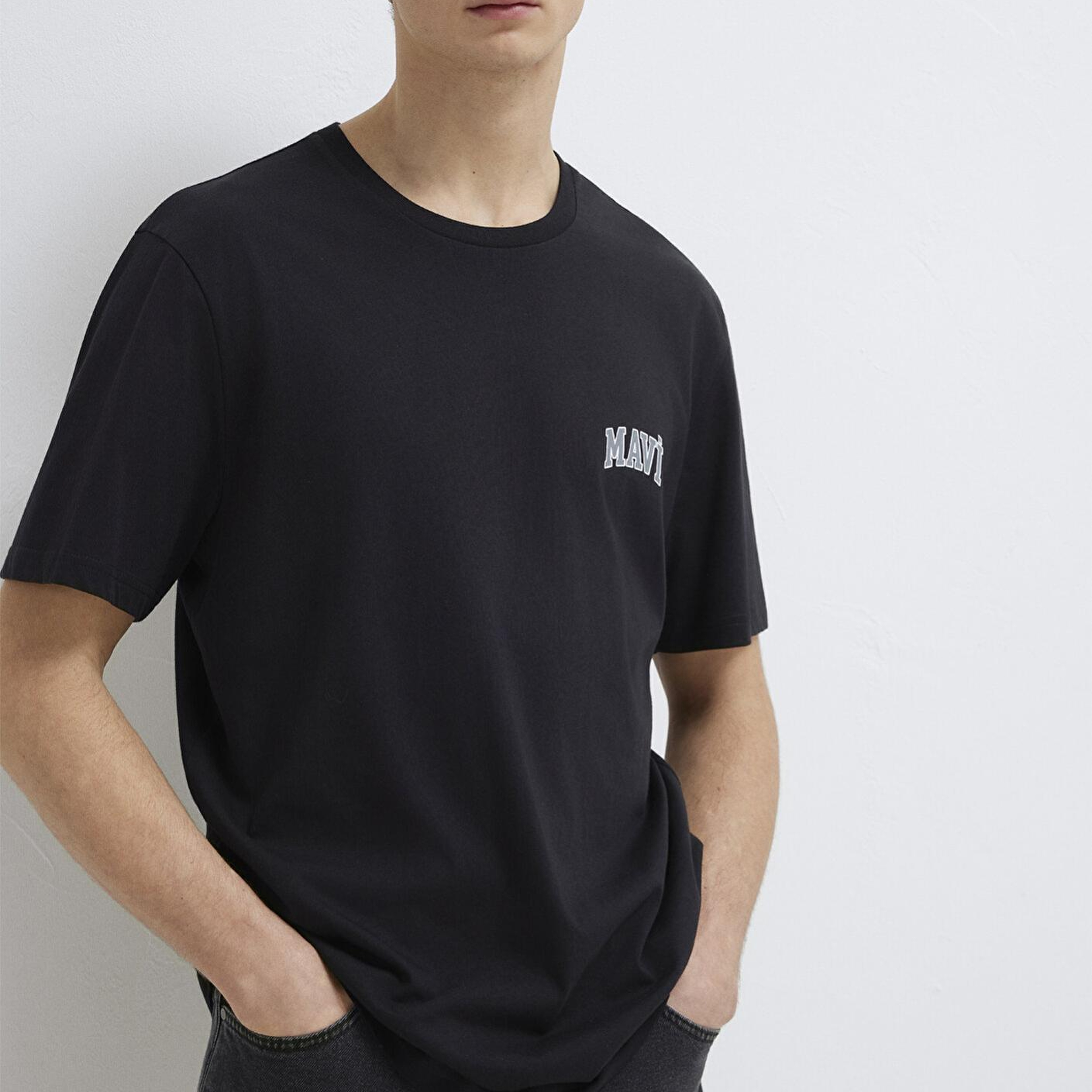 Mavi Mavi Logo Baskılı Siyah Tişört Regular Fit / Normal Kesim 0611714-900
