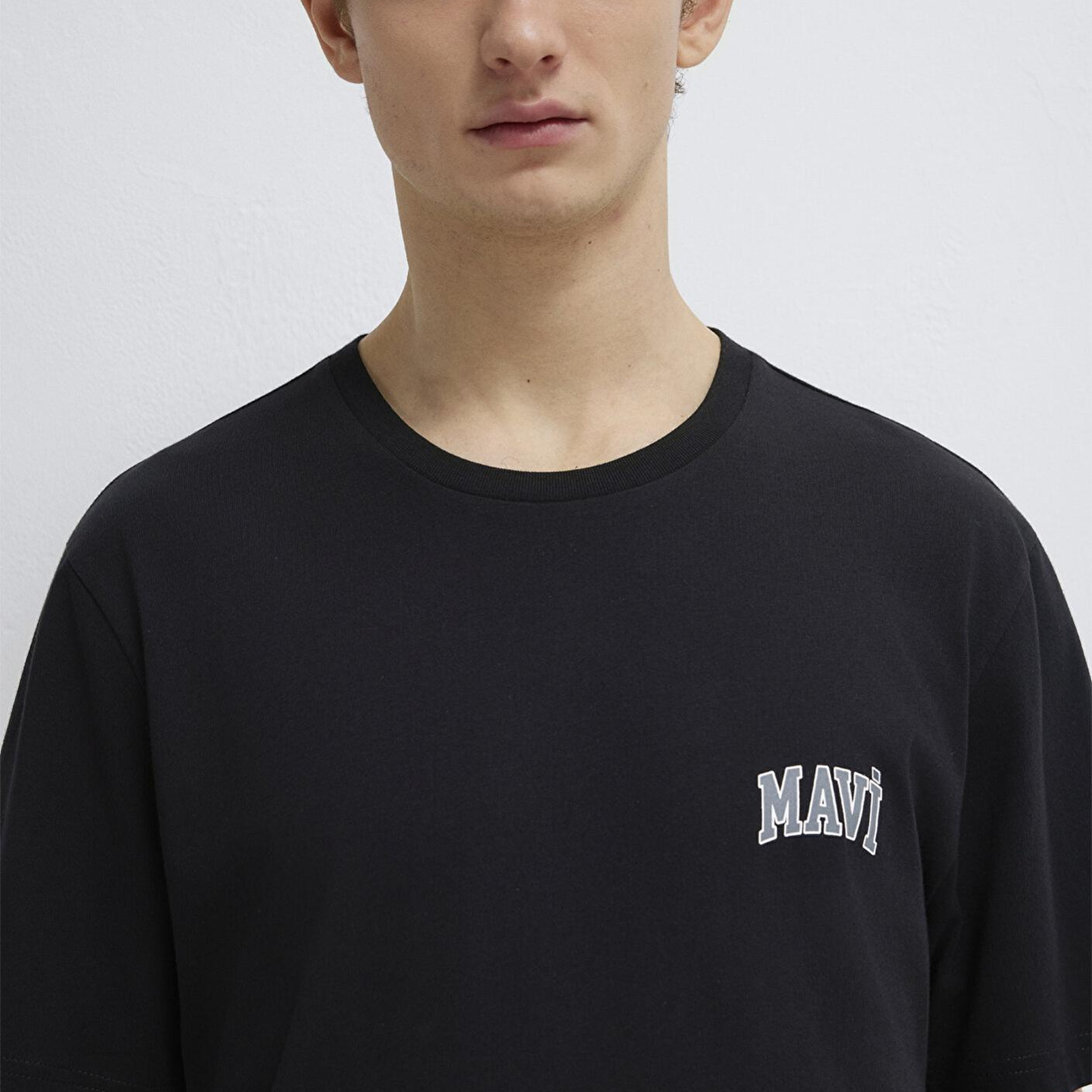 Mavi Mavi Logo Baskılı Siyah Tişört Regular Fit / Normal Kesim 0611714-900