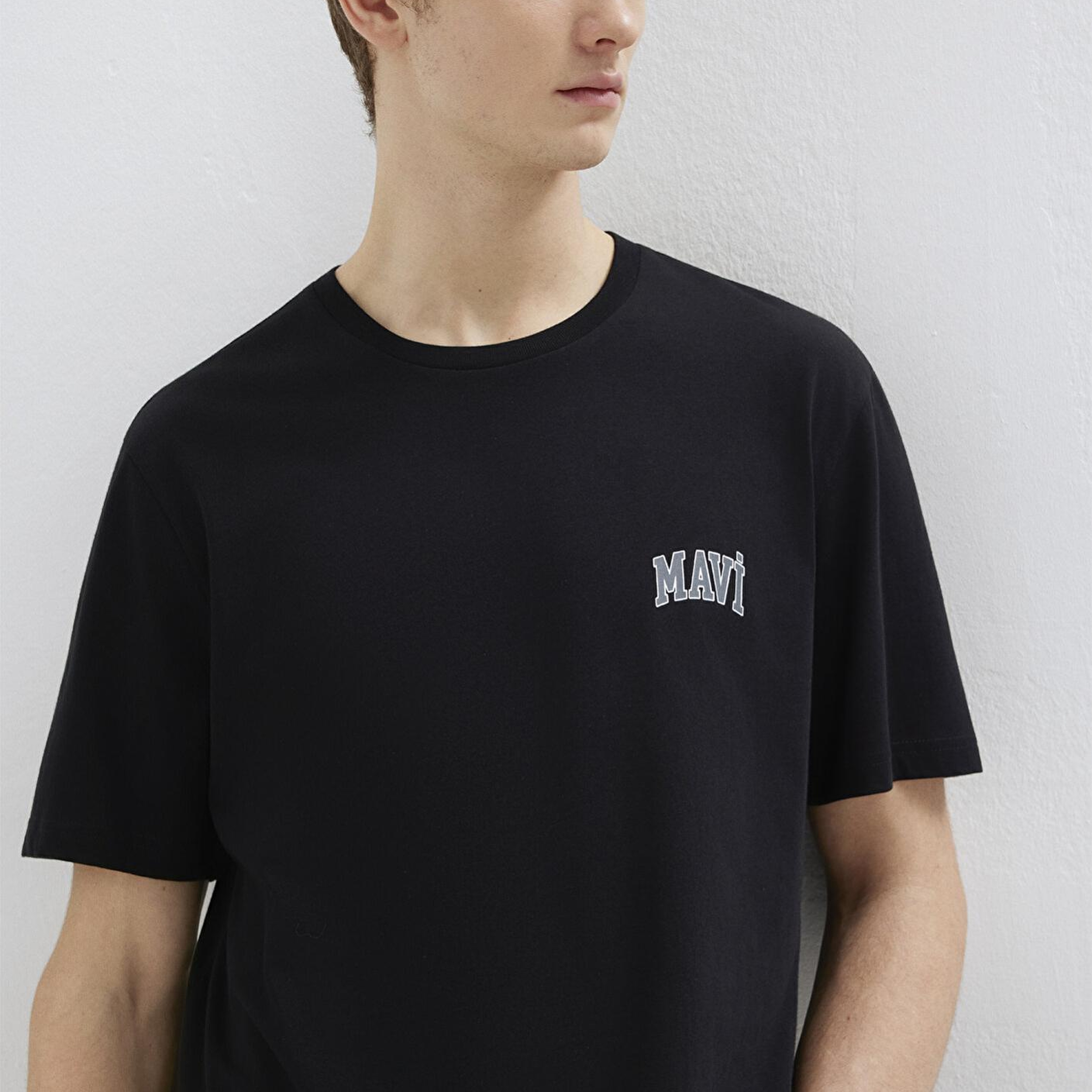 Mavi Mavi Logo Baskılı Siyah Tişört Regular Fit / Normal Kesim 0611714-900