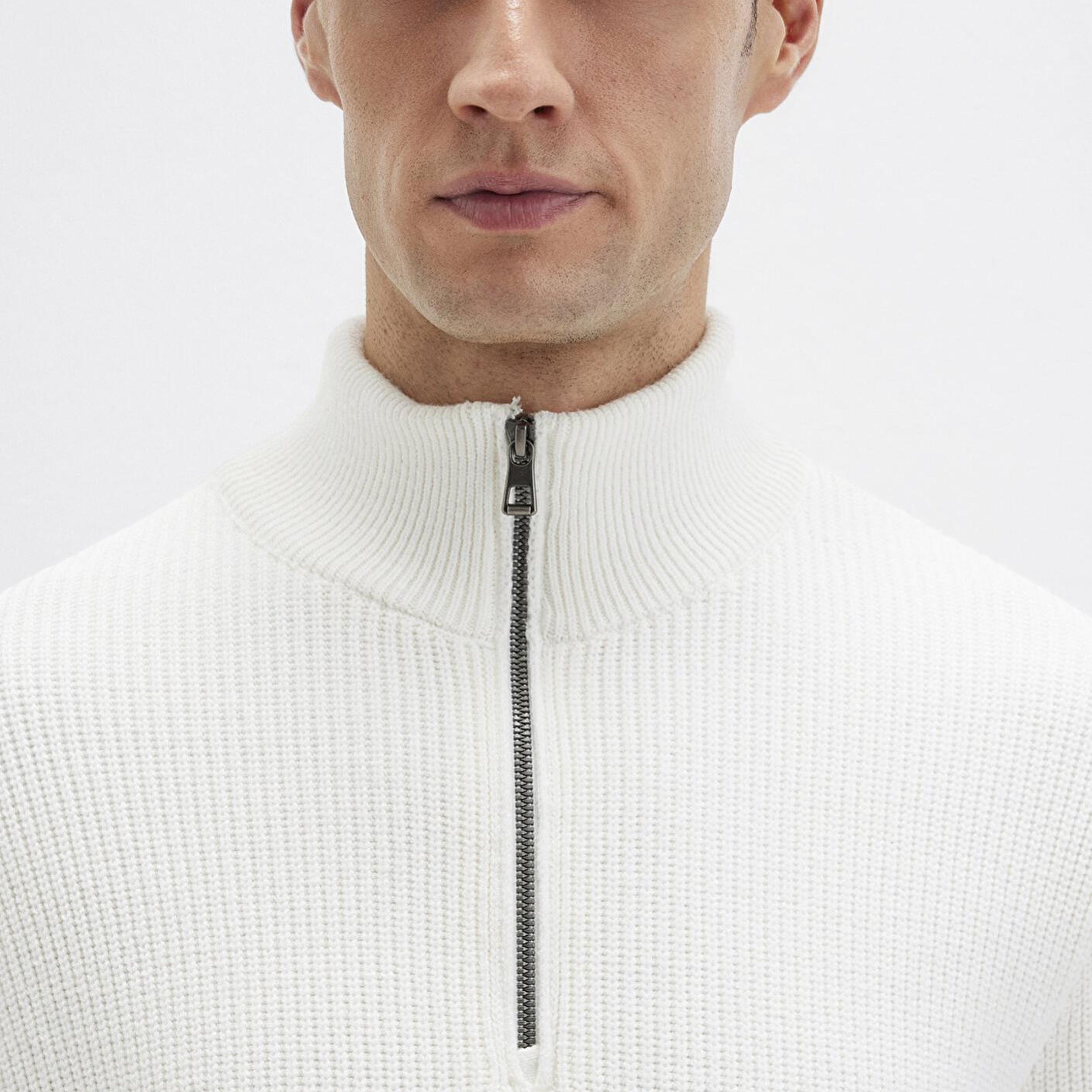 Mavi Yarı Fermuarlı Çizgili Beyaz Kazak Slim Fit / Dar Kesim 0710131-70057