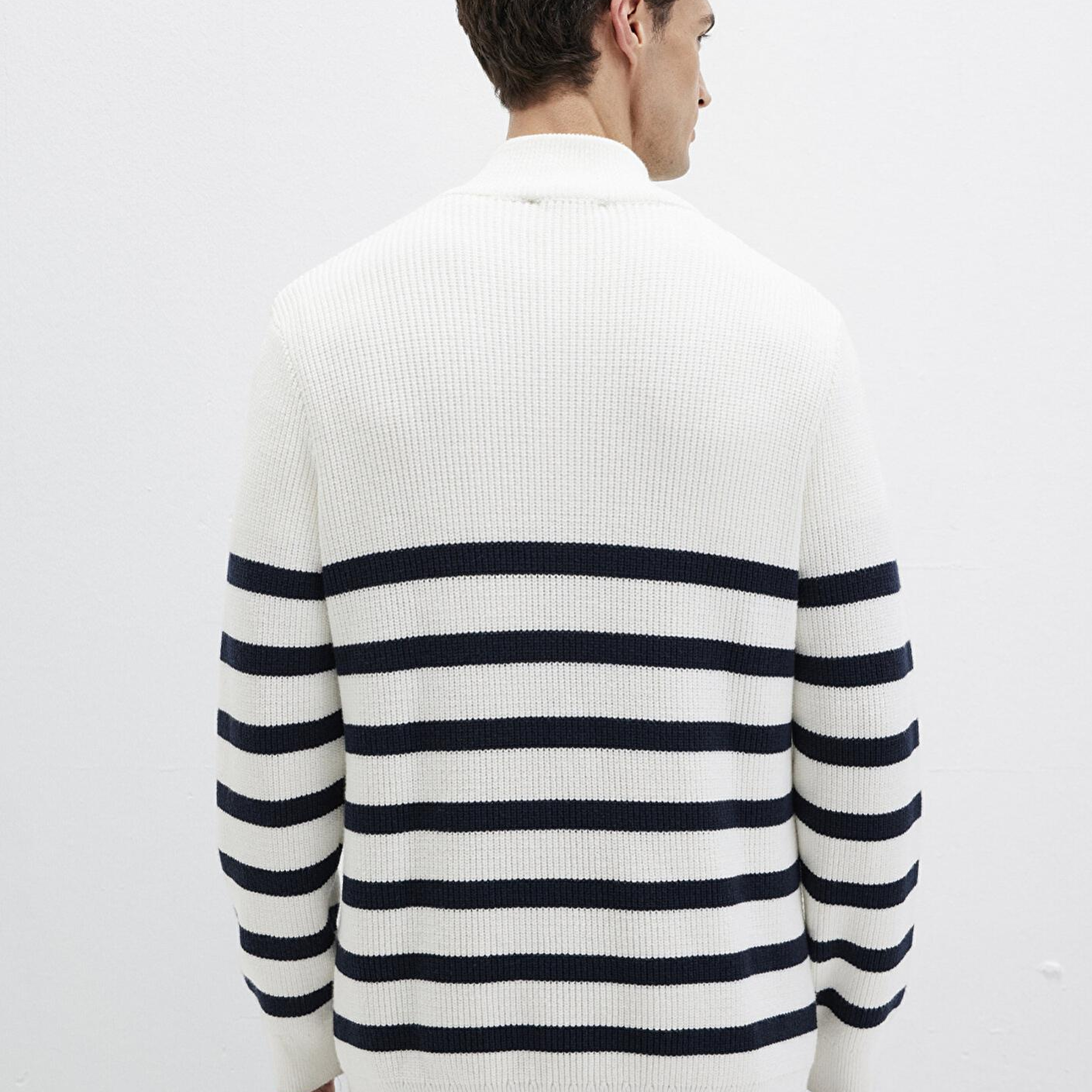 Mavi Yarı Fermuarlı Çizgili Beyaz Kazak Slim Fit / Dar Kesim 0710131-70057