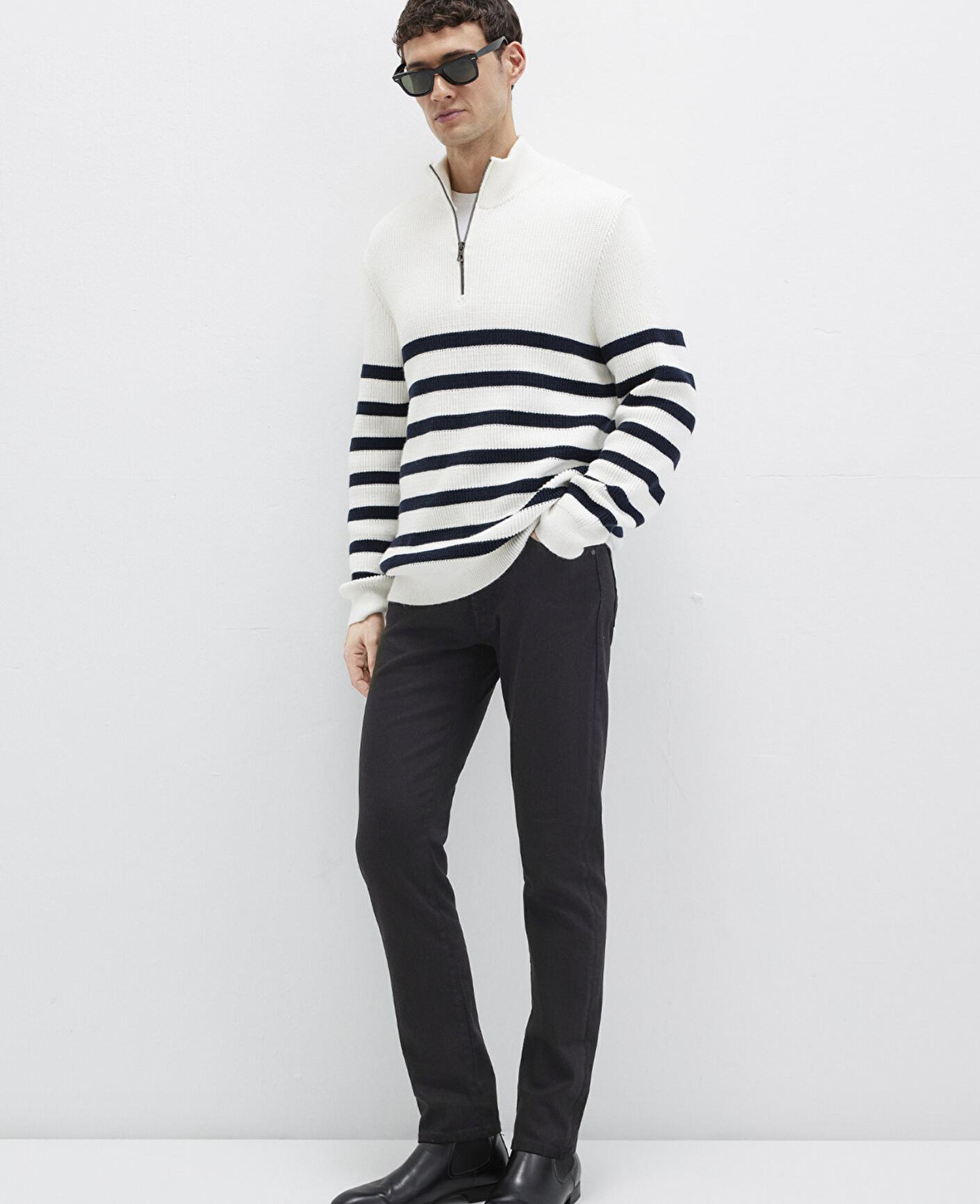 Mavi Yarı Fermuarlı Çizgili Beyaz Kazak Slim Fit / Dar Kesim 0710131-70057