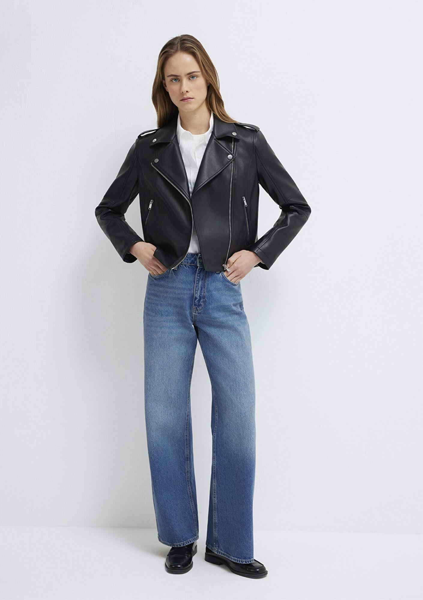 Mavi Biker Yaka Siyah Suni Deri Ceket Fitted / Vücuda Oturan Kesim 1110221-900