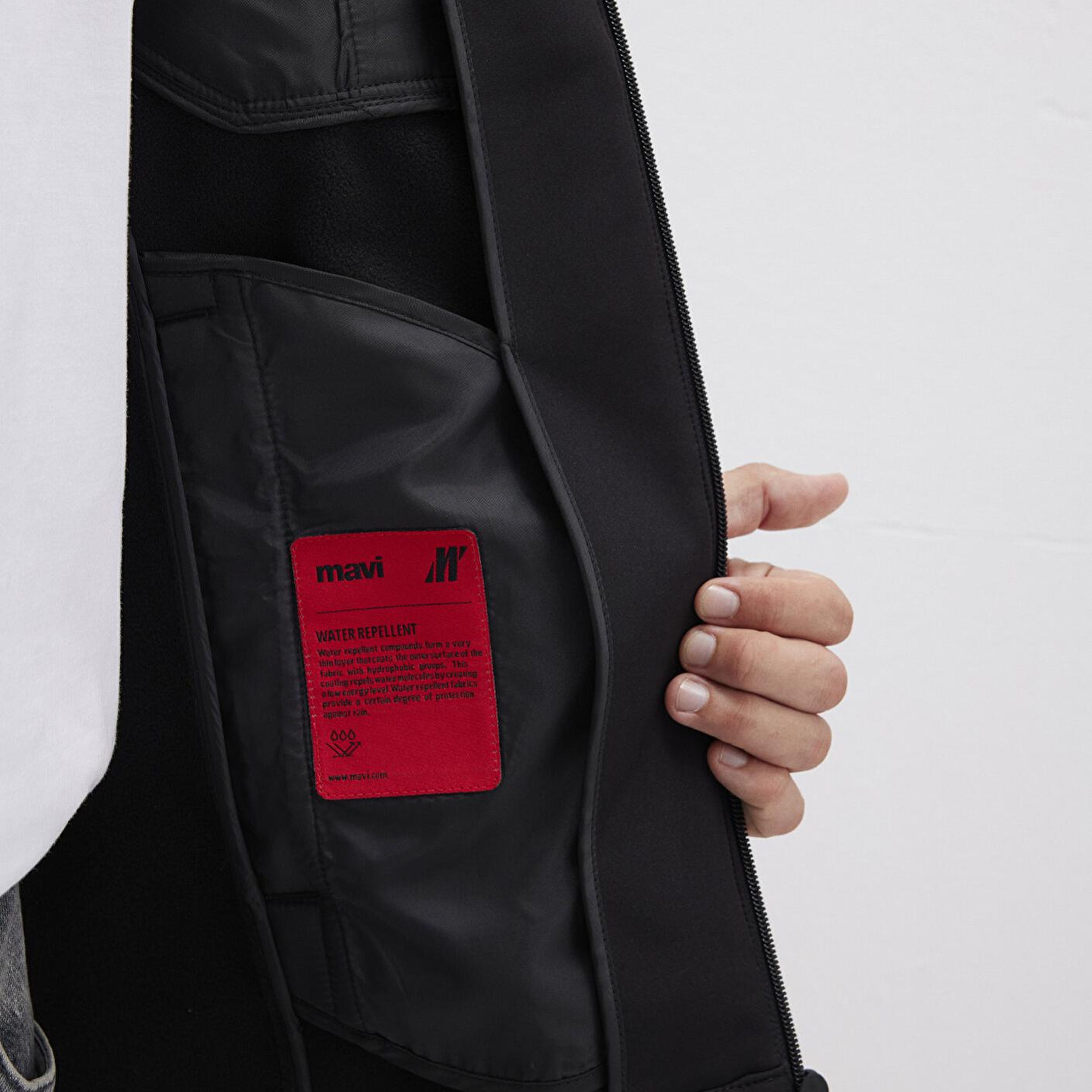 Mavi Su İtici Kapüşonlu Siyah Scuba Ceket Slim Fit / Dar Kesim 0110264-900