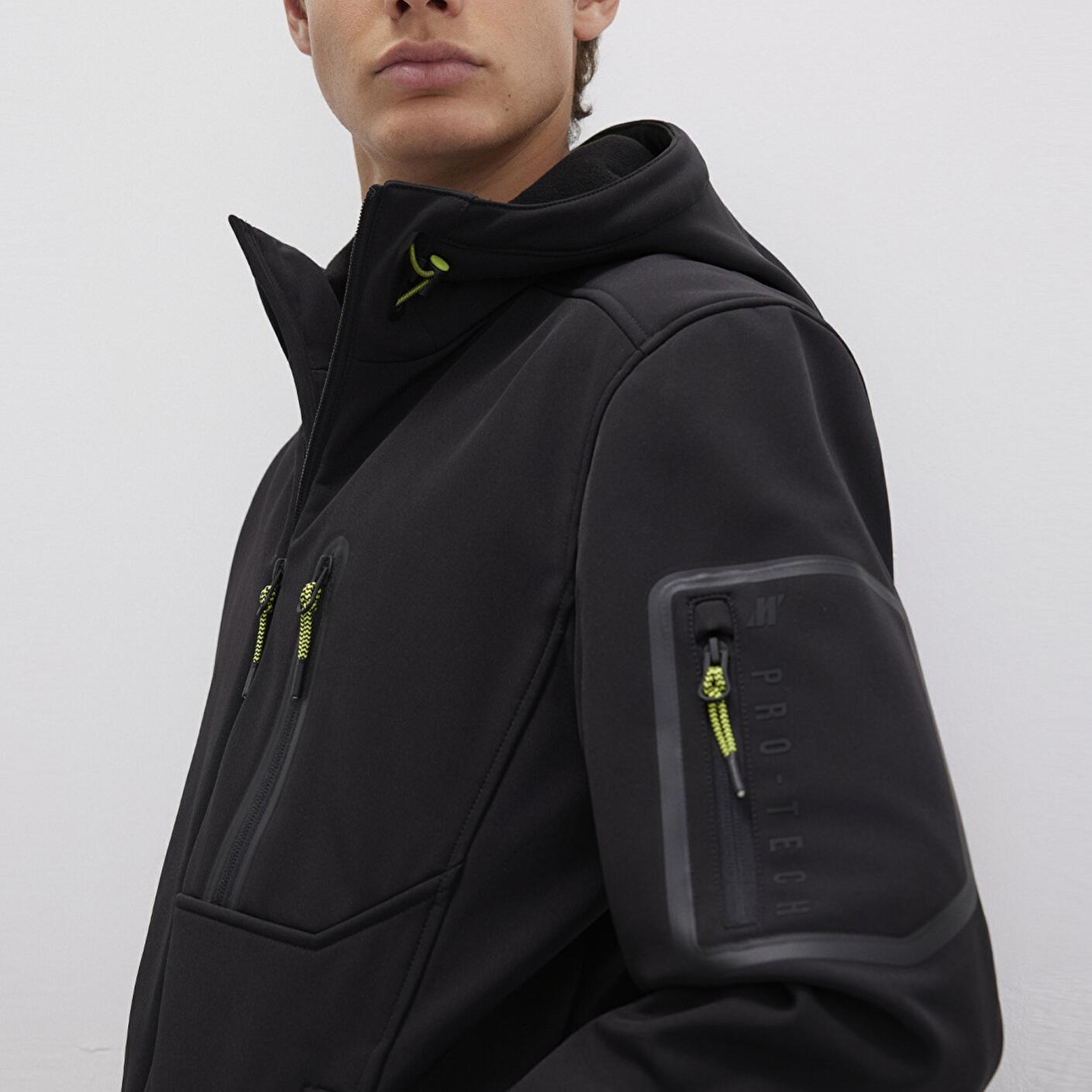 Mavi Su İtici Kapüşonlu Siyah Scuba Ceket Slim Fit / Dar Kesim 0110264-900