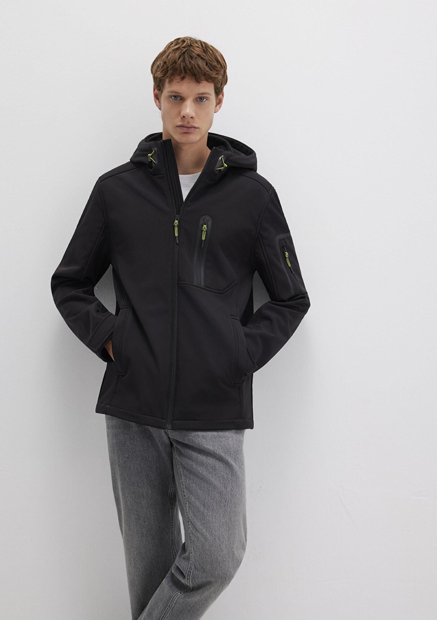 Mavi Su İtici Kapüşonlu Siyah Scuba Ceket Slim Fit / Dar Kesim 0110264-900