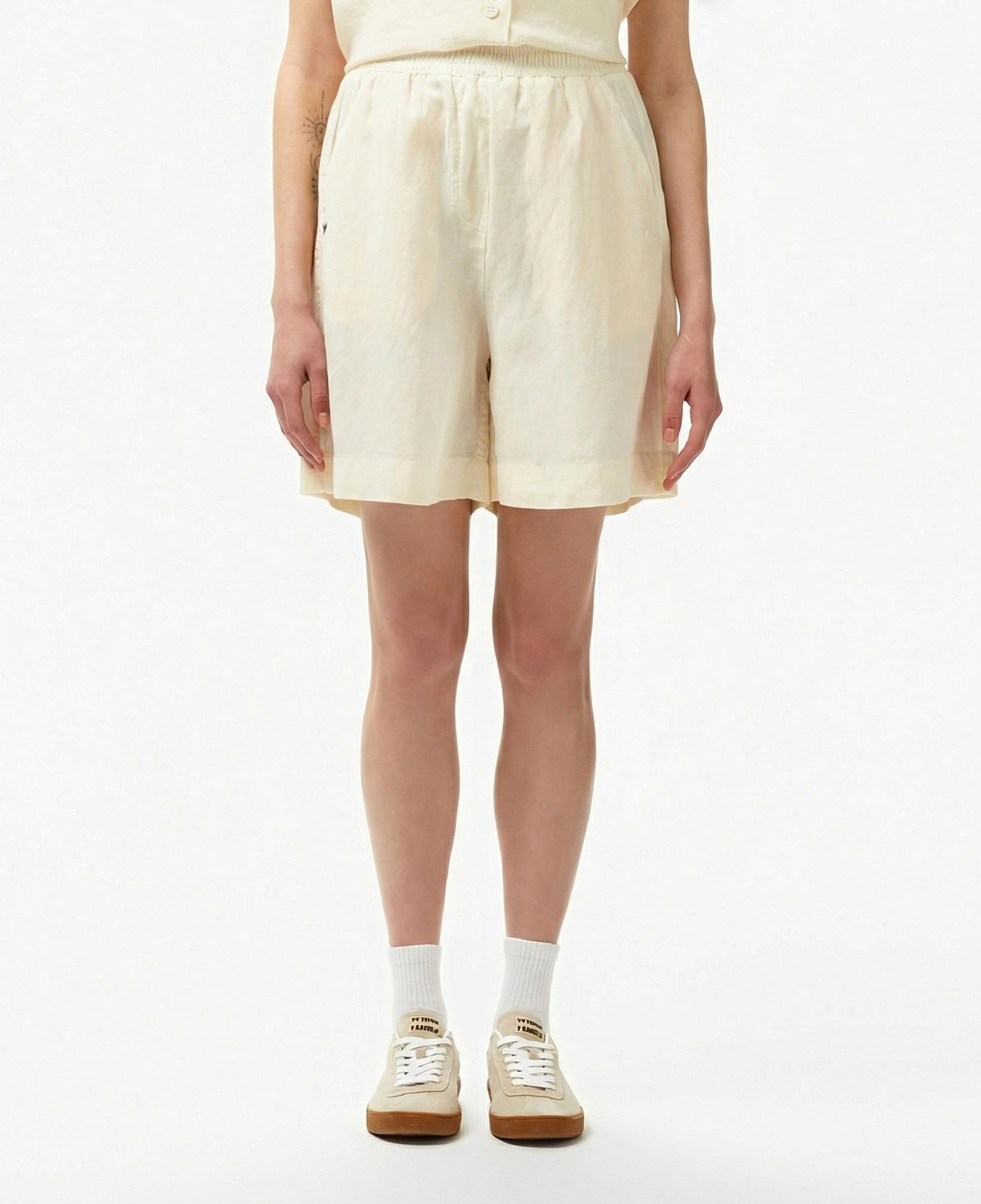 Lacoste Kadın Regular Fit Beyaz Bermuda Şort