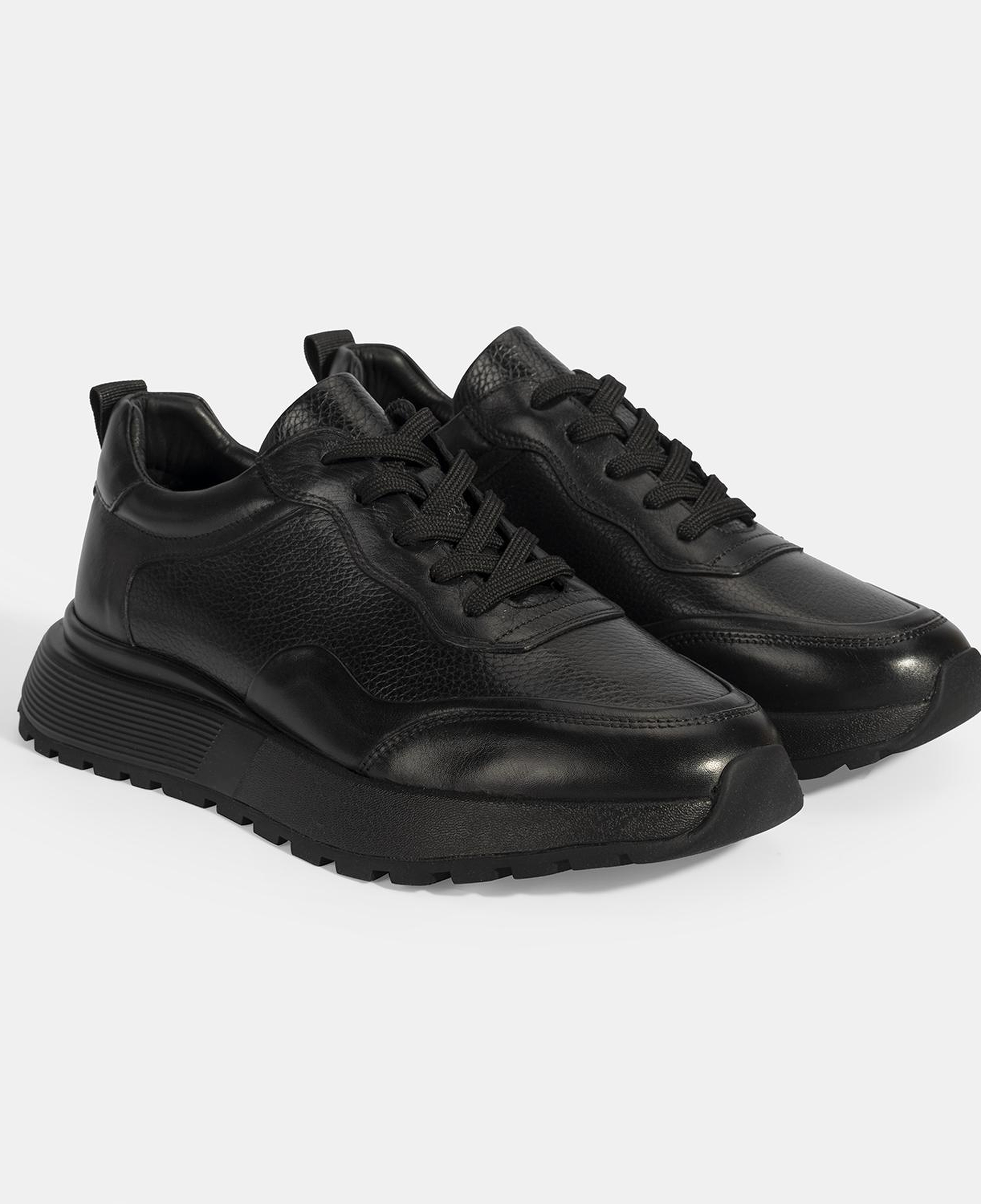 Erkek Siyah Bağcıklı Kalın Tabanlı Deri Sneaker