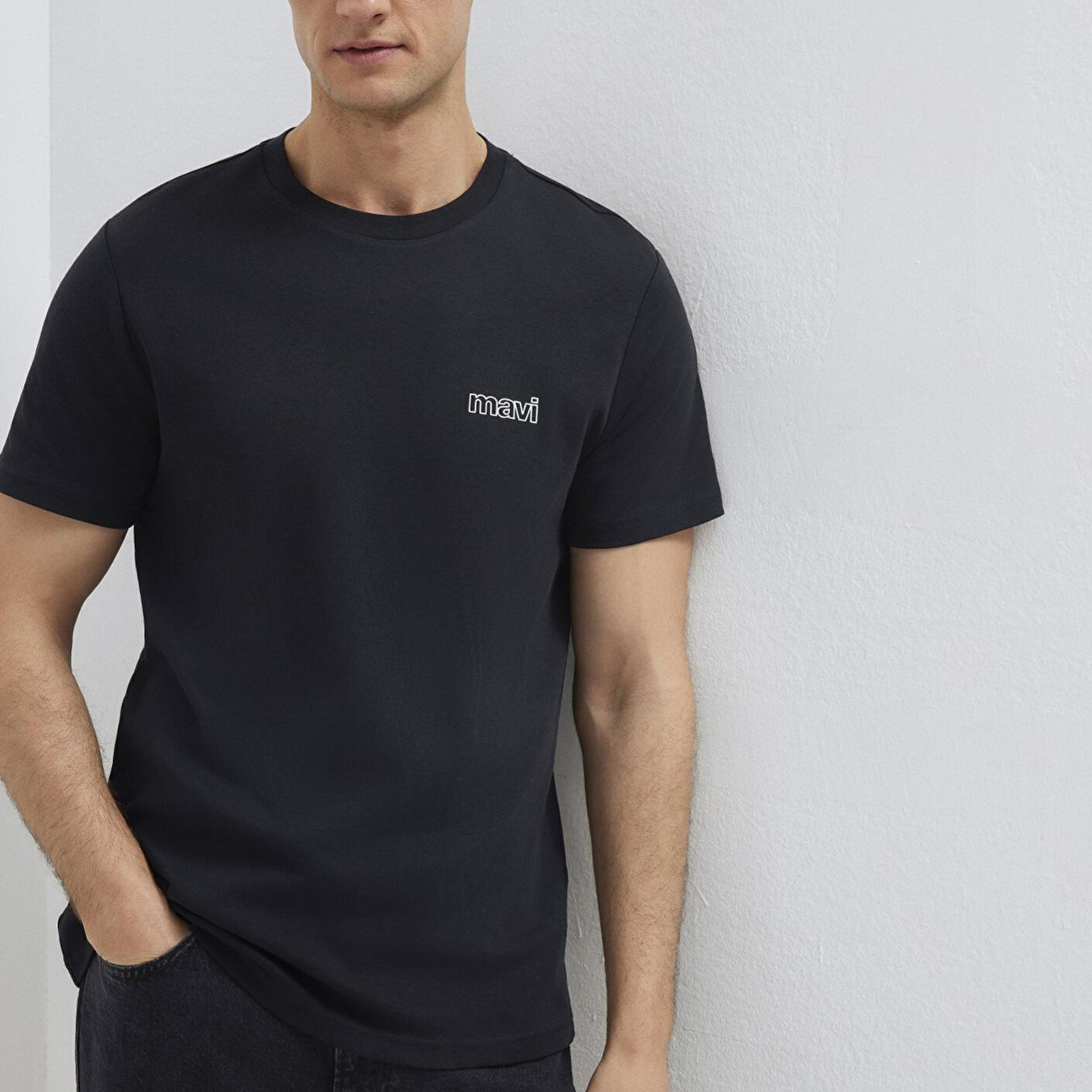 Mavi Mavi Logo Baskılı Siyah İnterlok Tişört Slim Fit / Dar Kesim 0610360-900