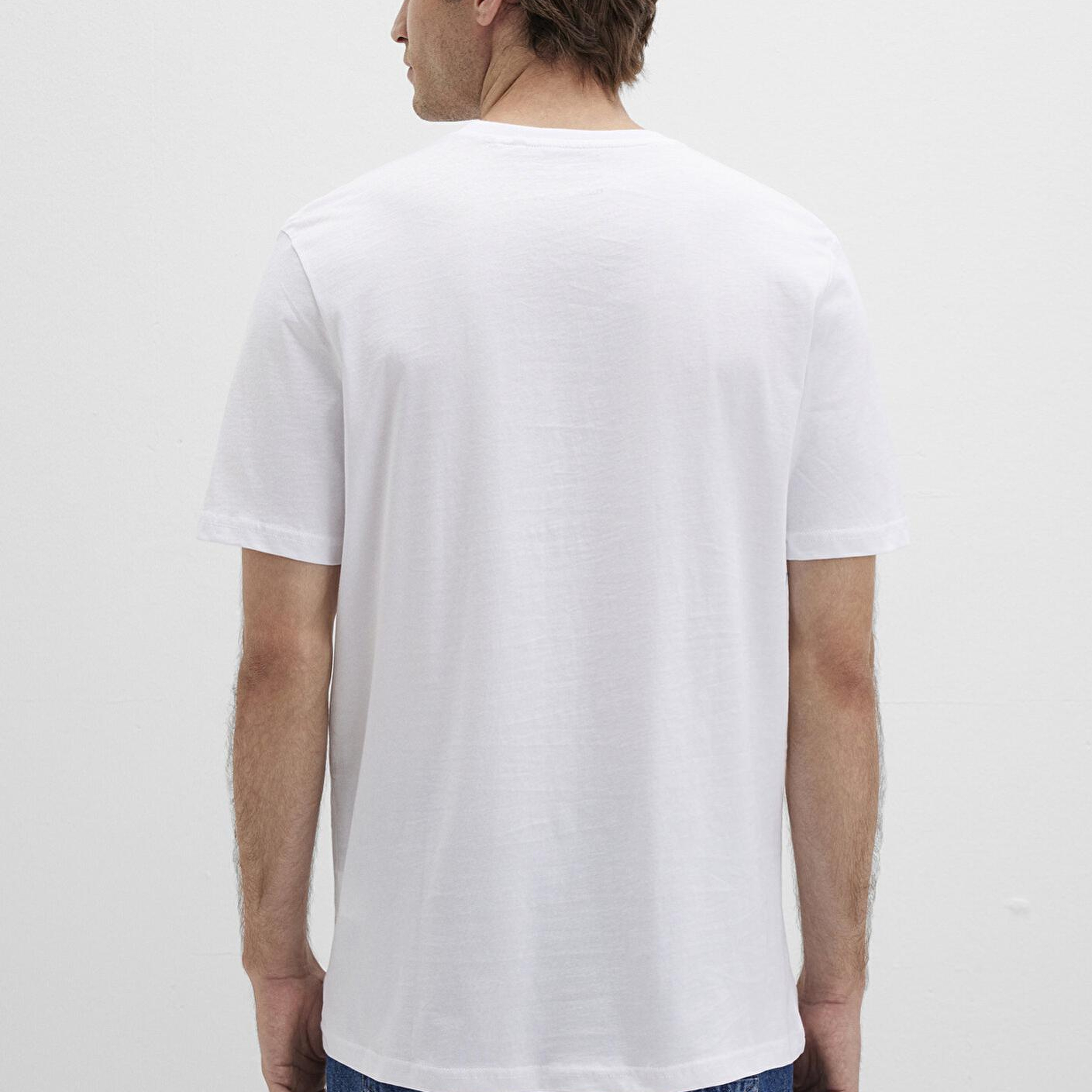 Mavi İstanbul Baskılı Beyaz Tişört Regular Fit / Normal Kesim 067114-620