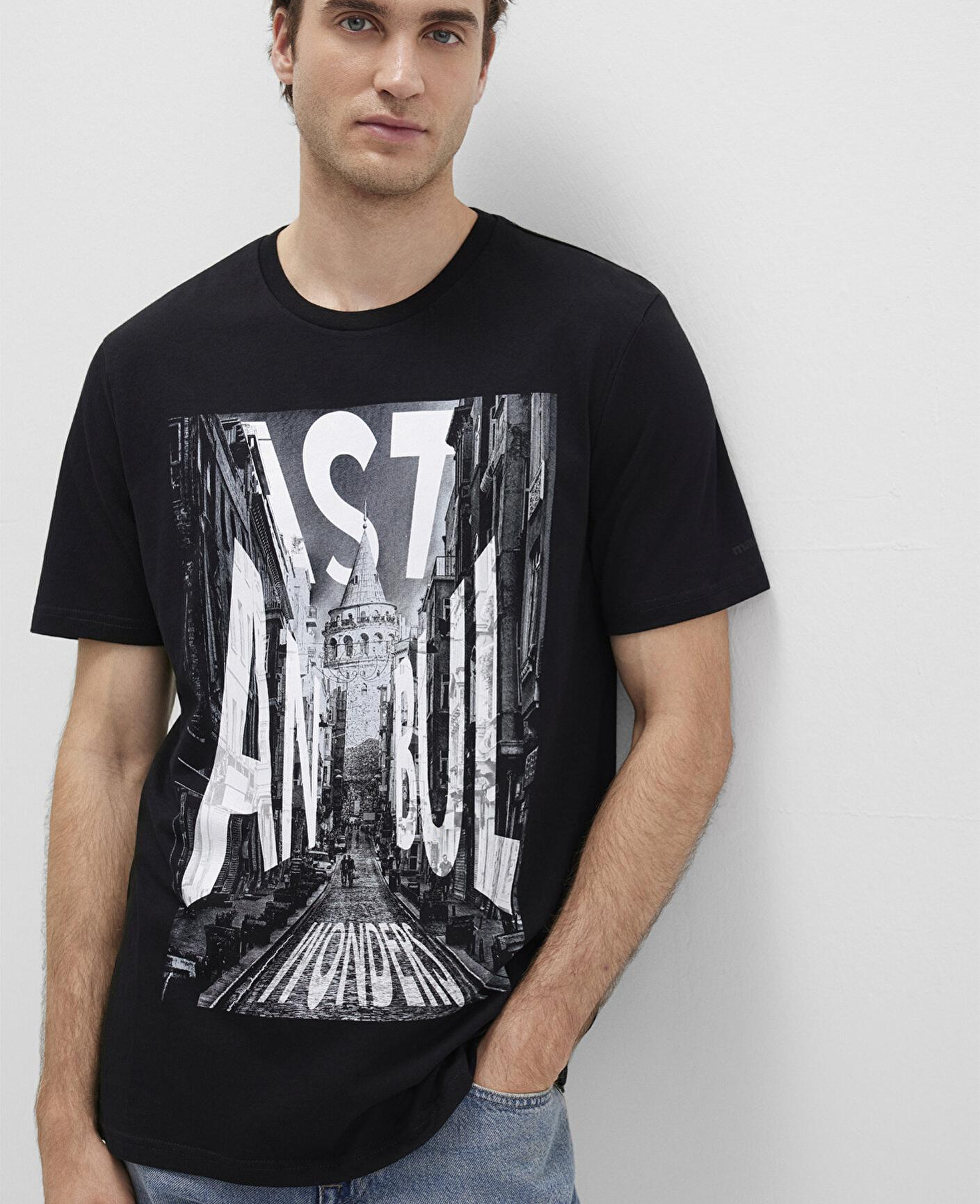 Mavi İstanbul Galata Baskılı Siyah Tişört Slim Fit / Dar Kesim 067053-900