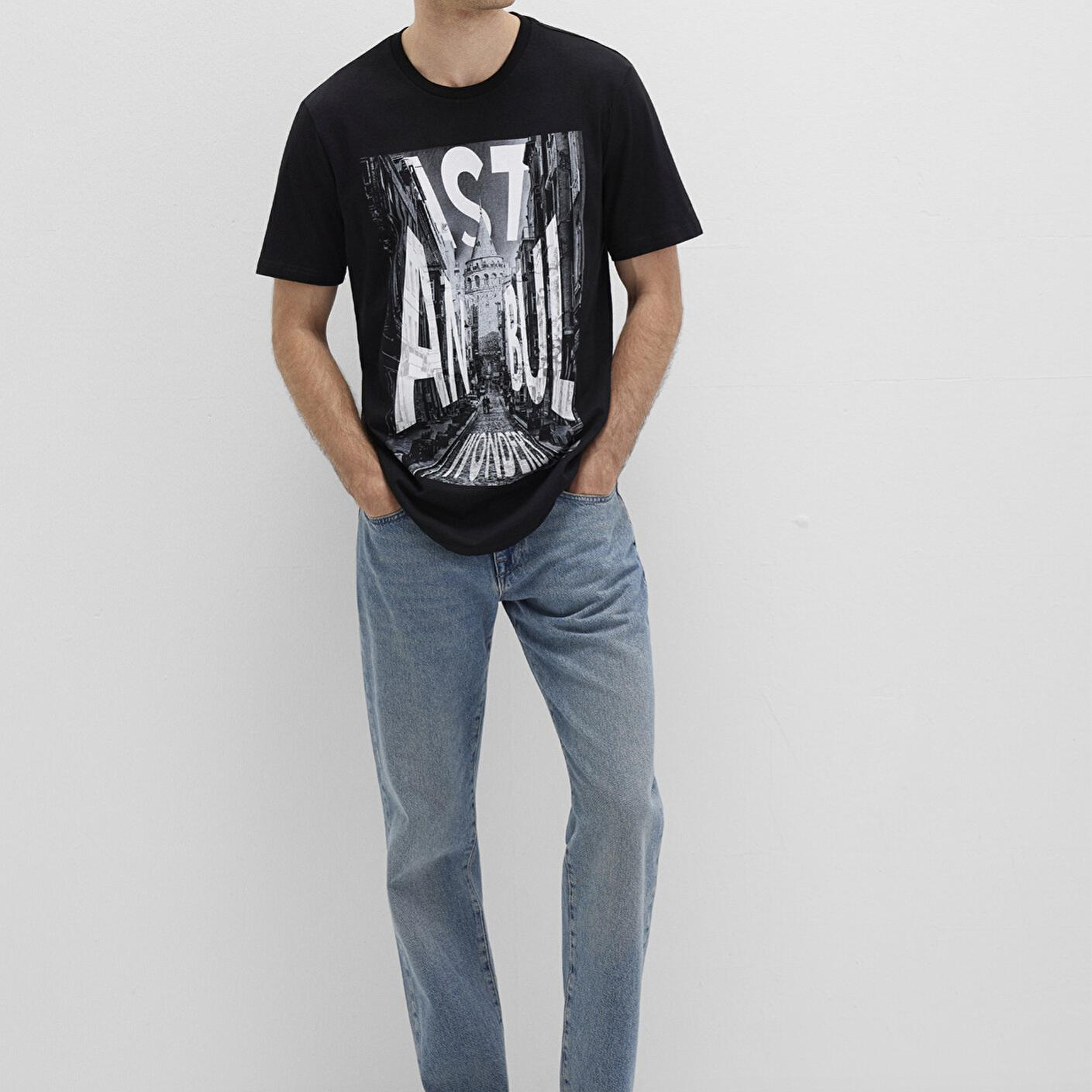 Mavi İstanbul Galata Baskılı Siyah Tişört Slim Fit / Dar Kesim 067053-900