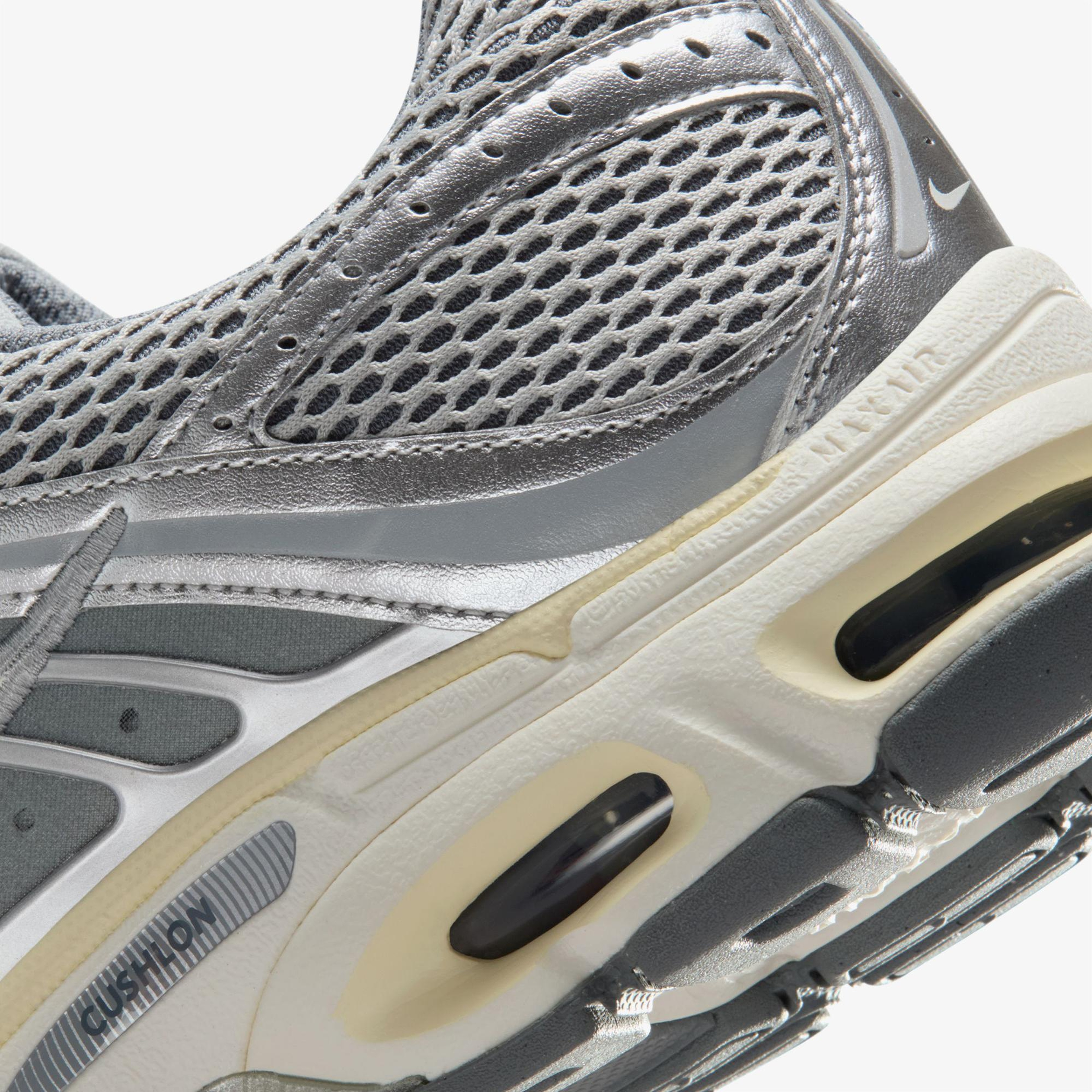 Nike Air Max Moto Erkek Gri Spor Ayakkabı