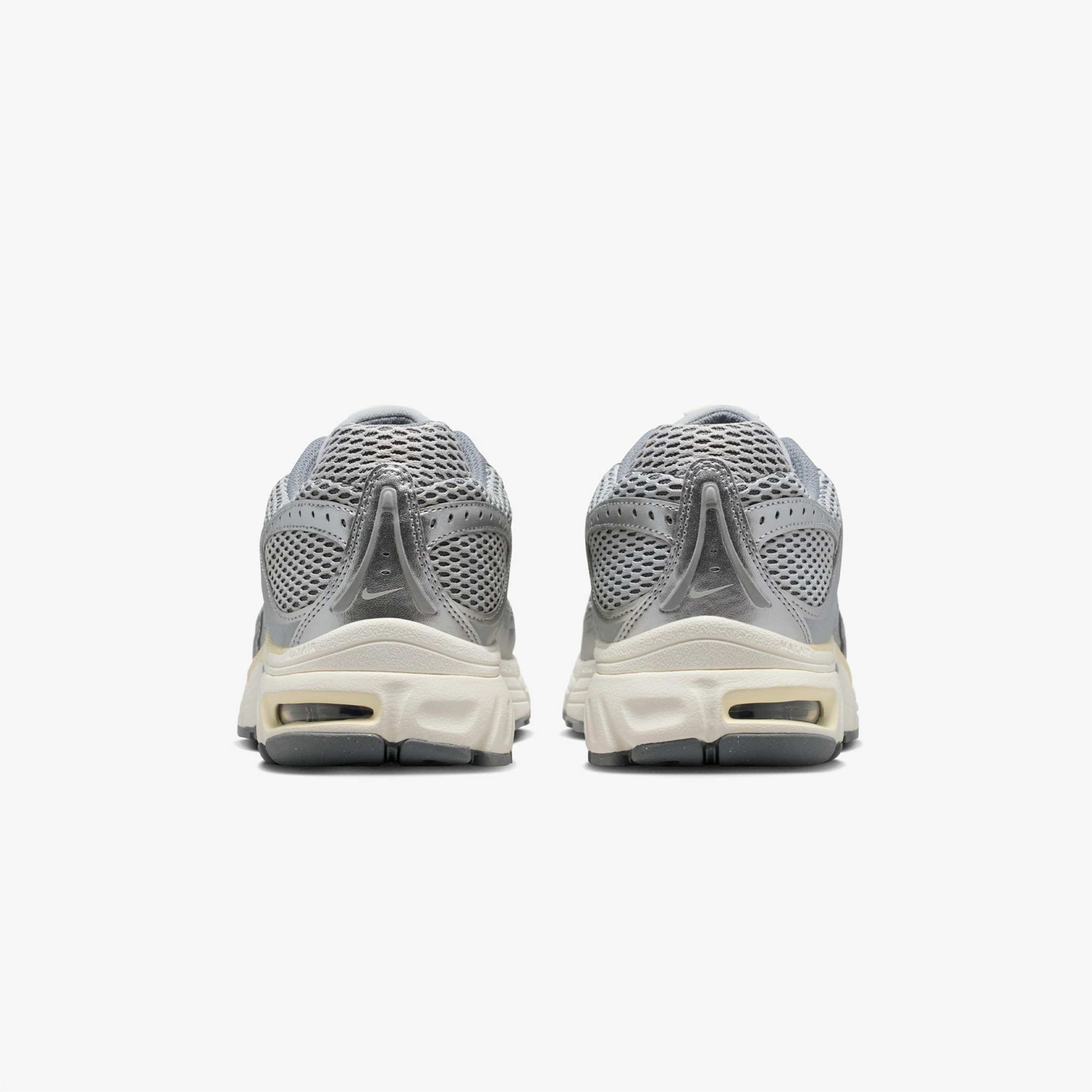 Nike Air Max Moto Erkek Gri Spor Ayakkabı