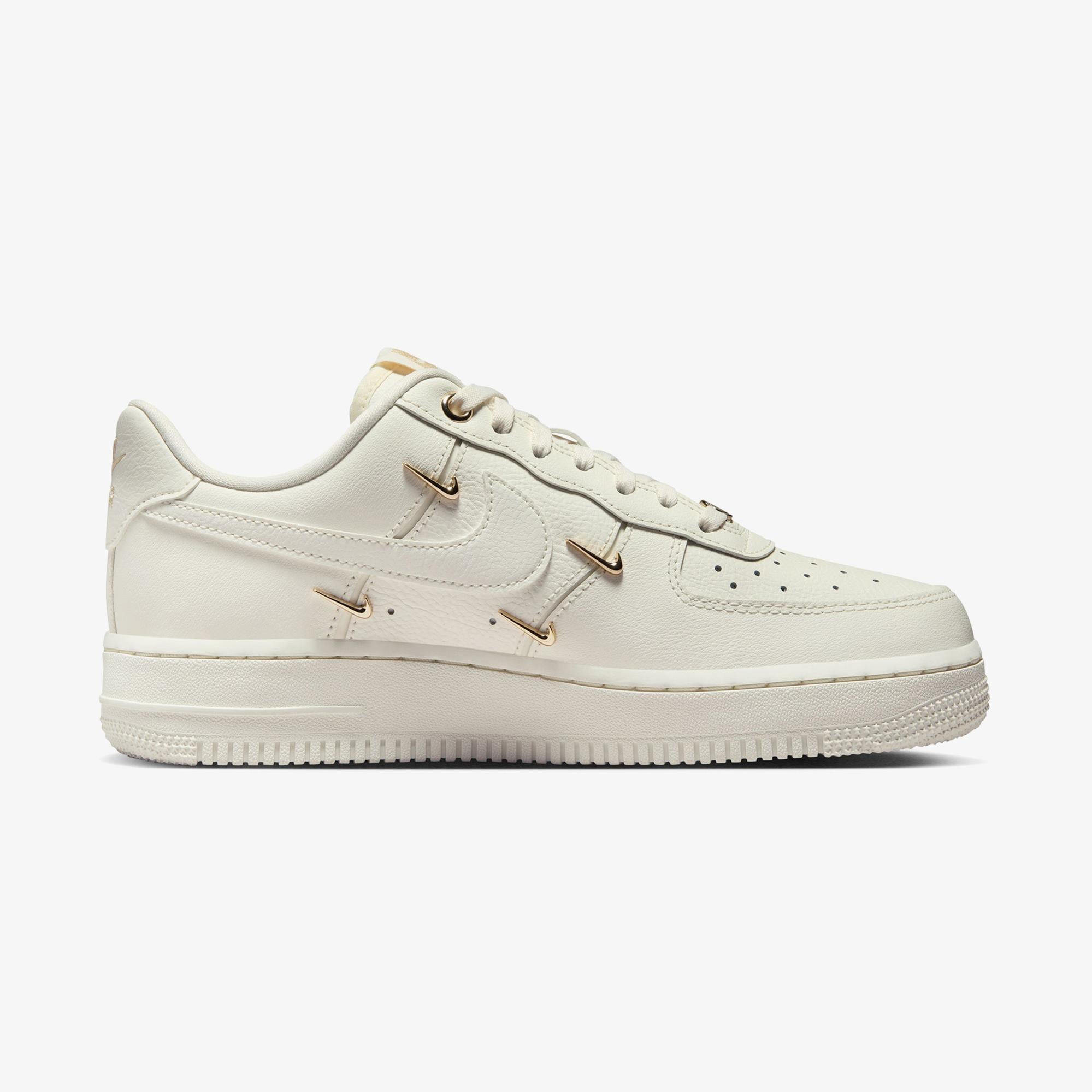Nike Bej Nike Air Force 1 Lx