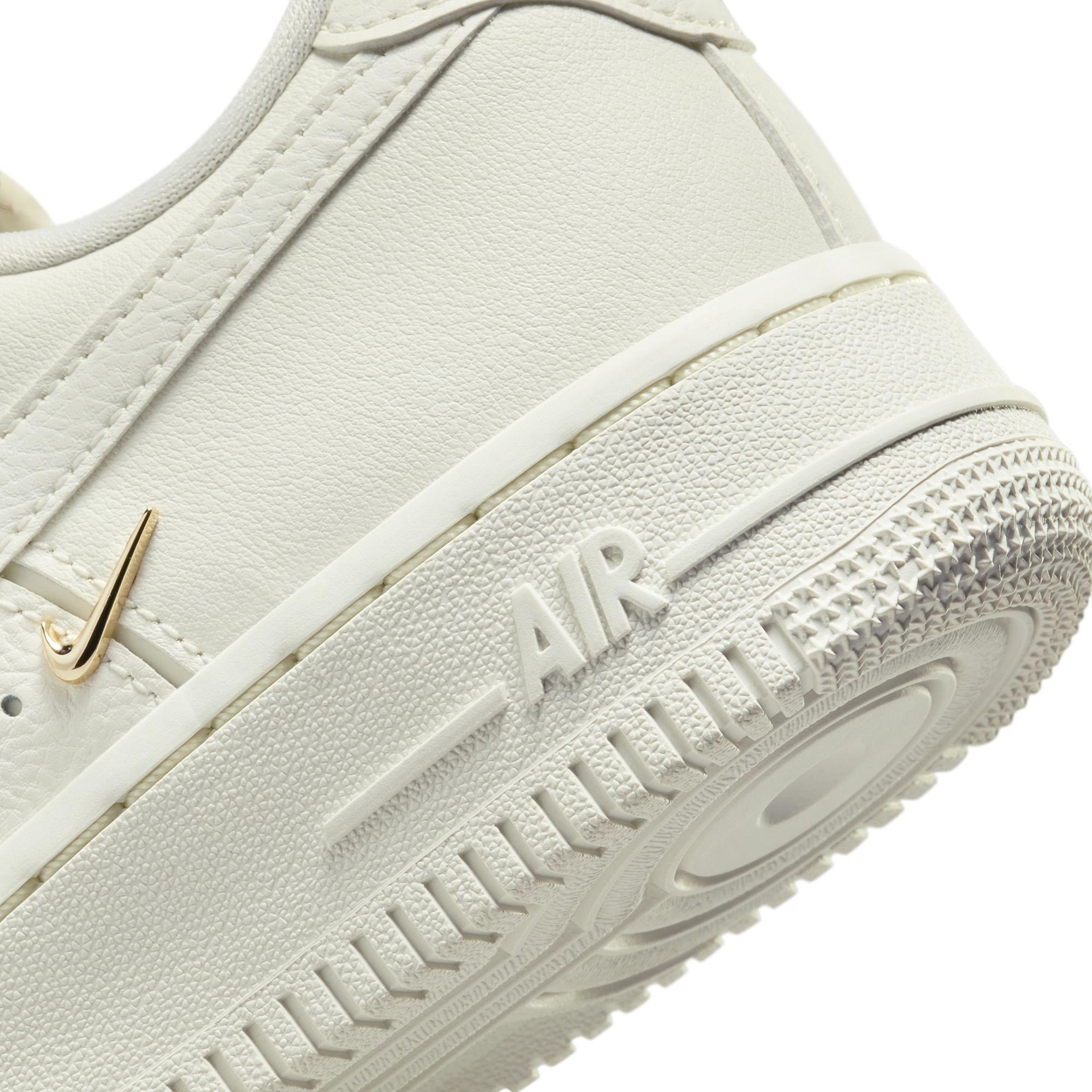 Nike Air Force 1 '07 LX Kadın Krem Rengi Spor Ayakkabı