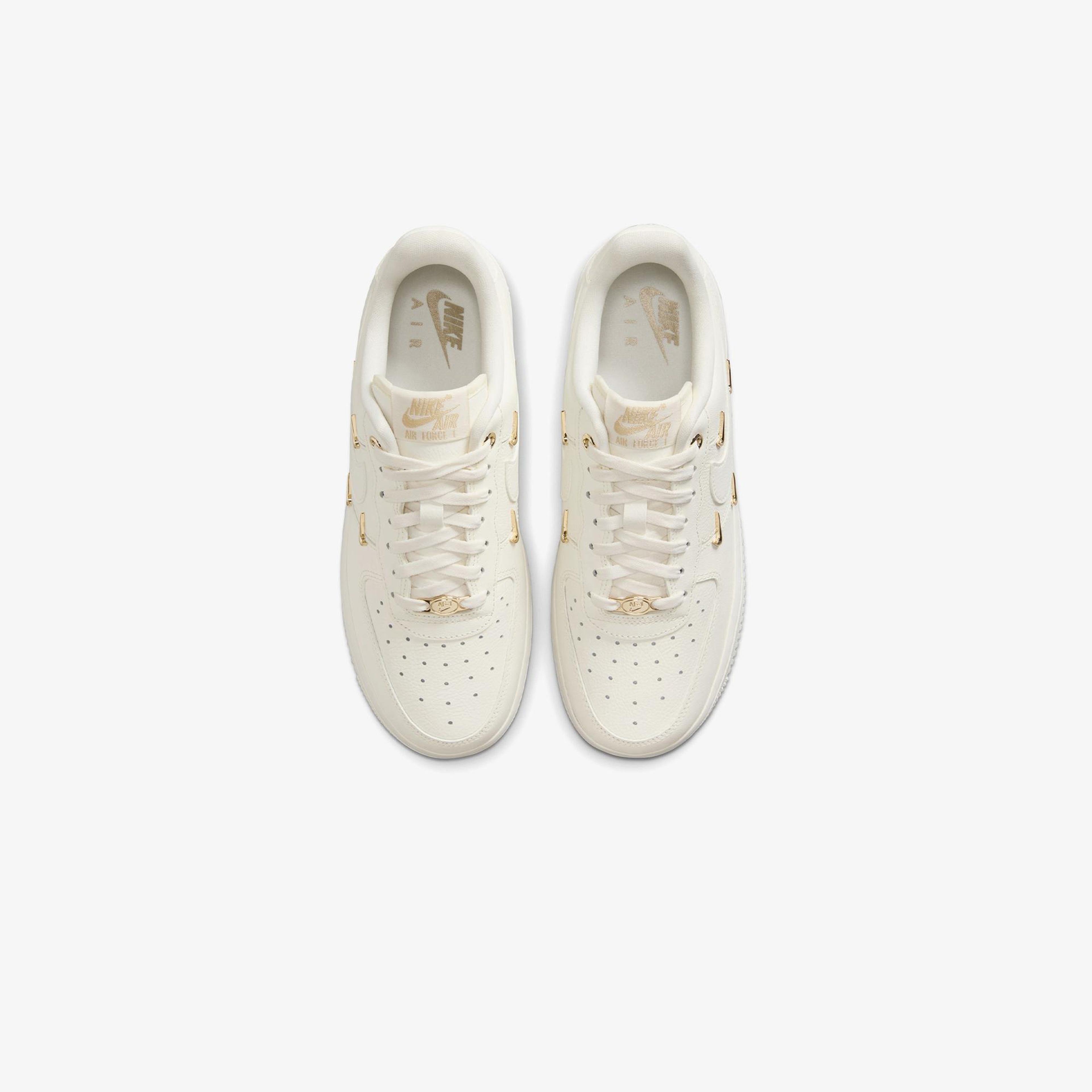Nike Air Force 1 '07 LX Kadın Krem Rengi Spor Ayakkabı