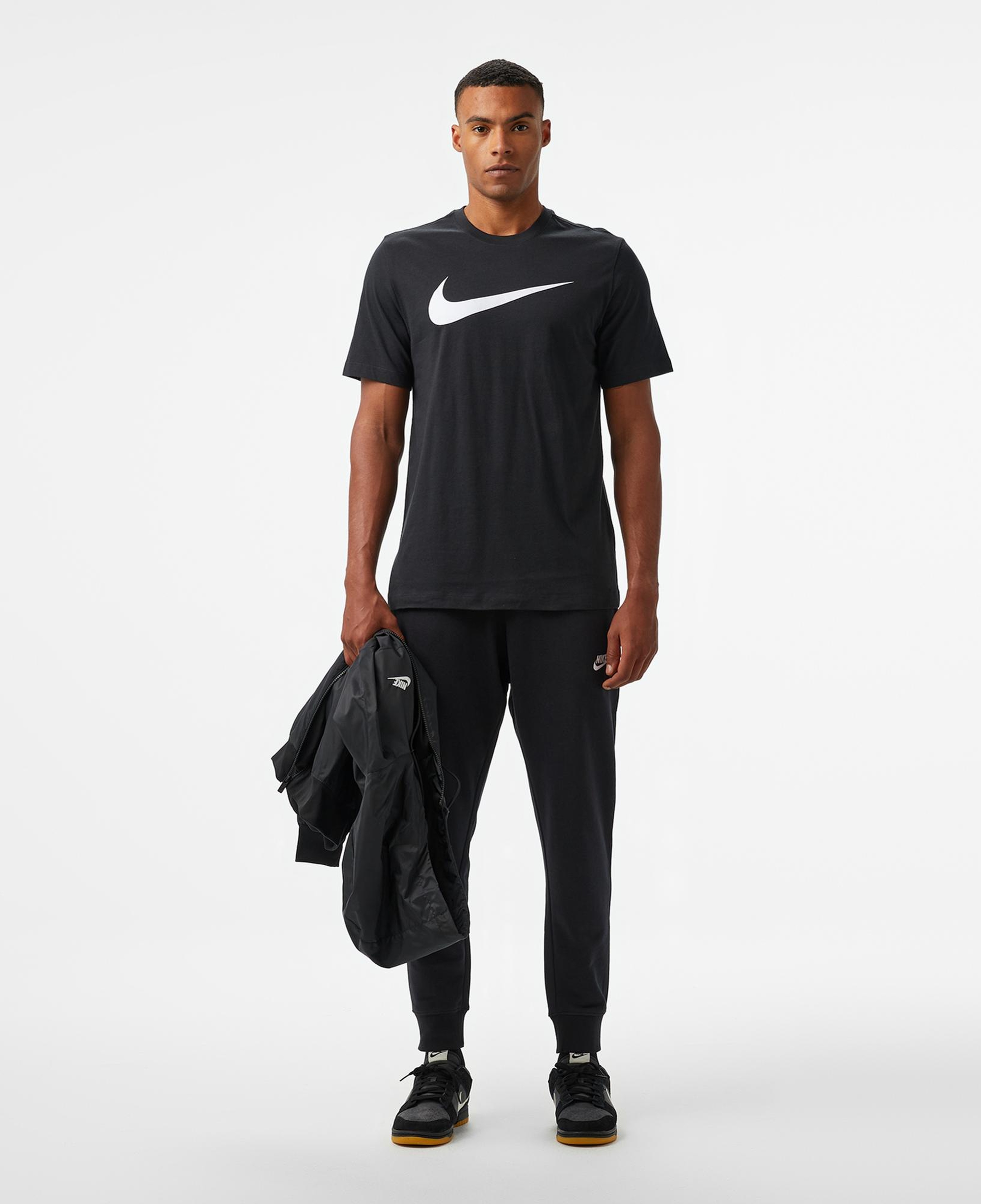 Nike Sportswear Icon Swoosh Erkek Siyah T-Shirt