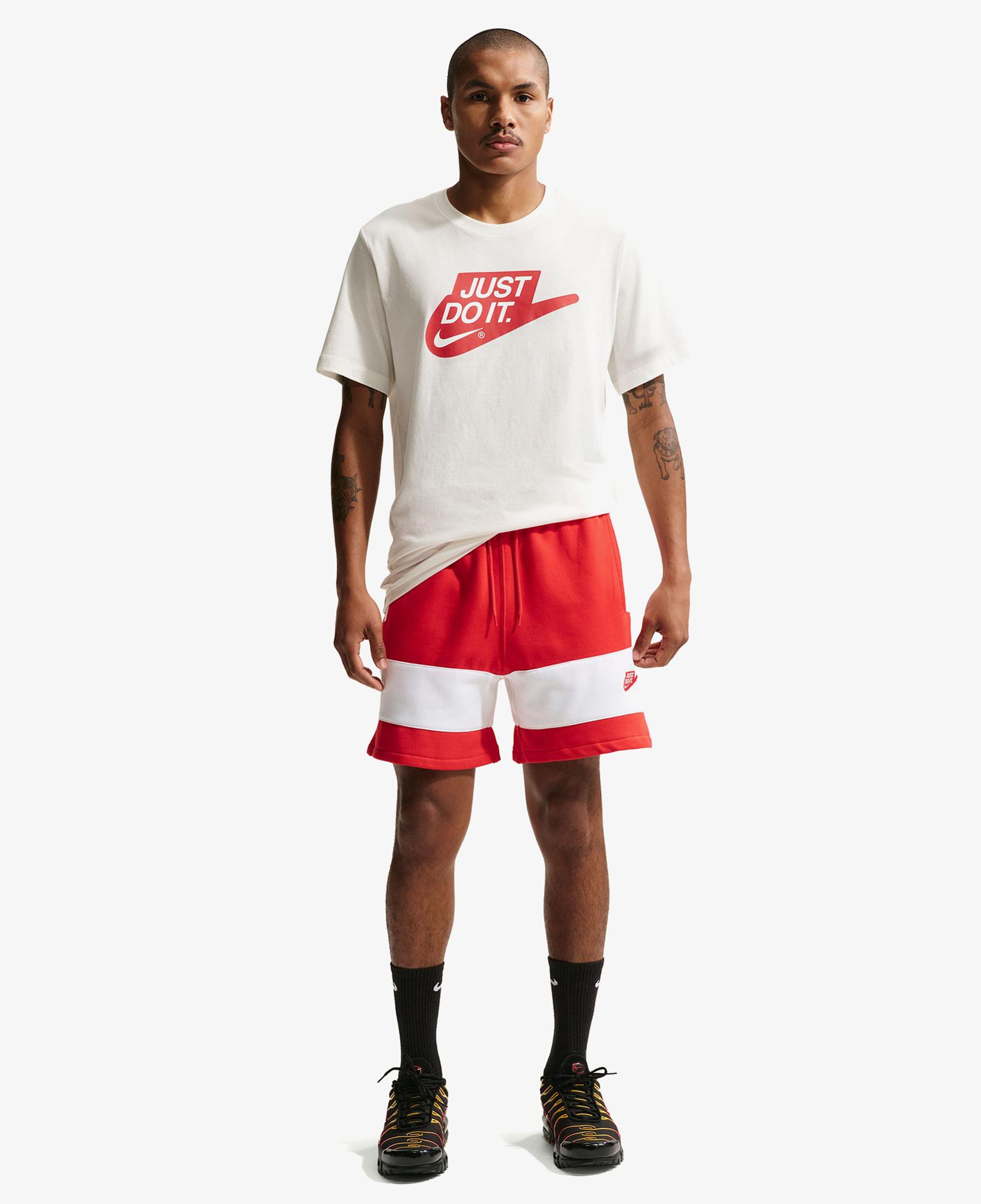 Nike Sportswear Just Do It Erkek Beyaz T-Shirt