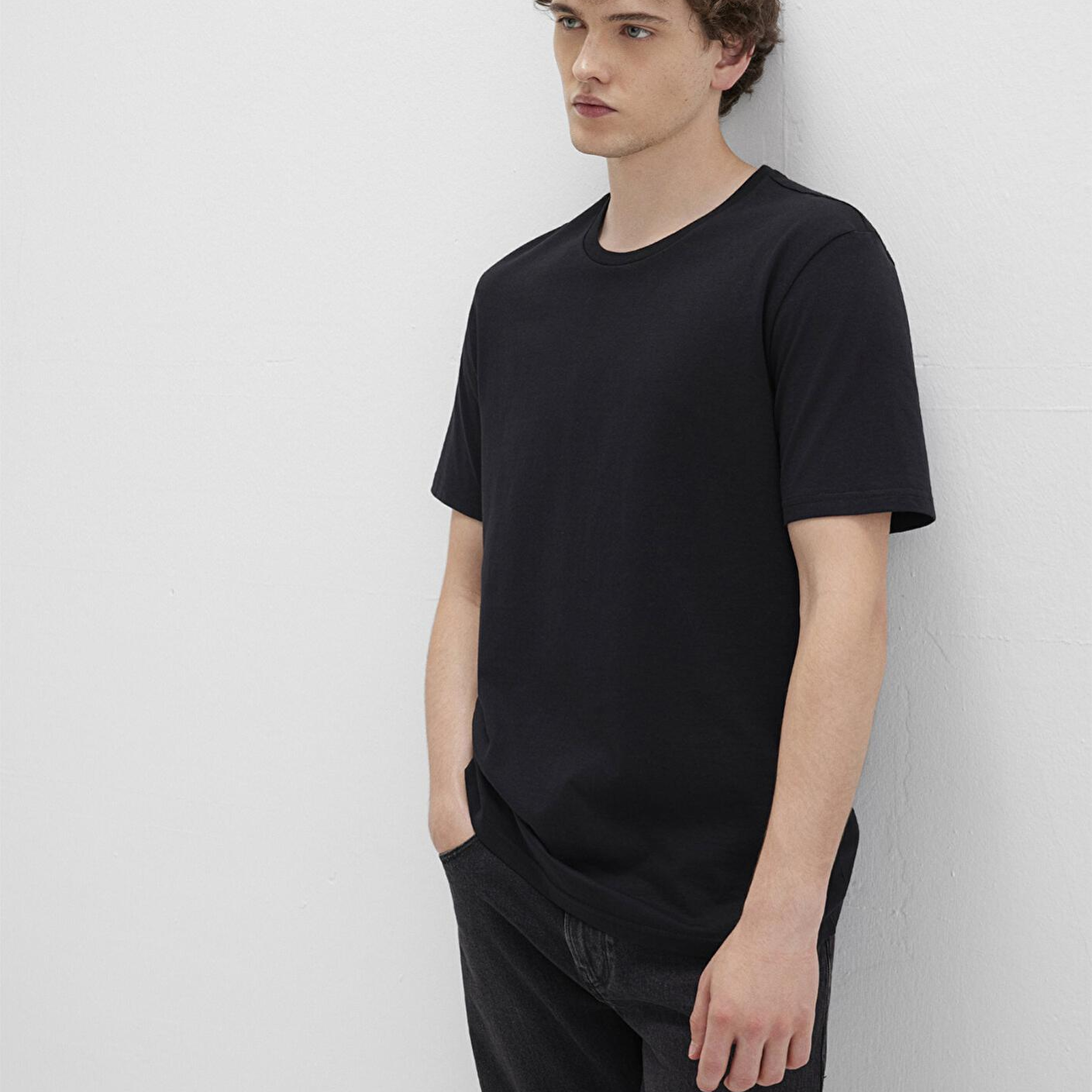 Mavi Siyah Basic Tişört Slim Fit / Dar Kesim 065574-900