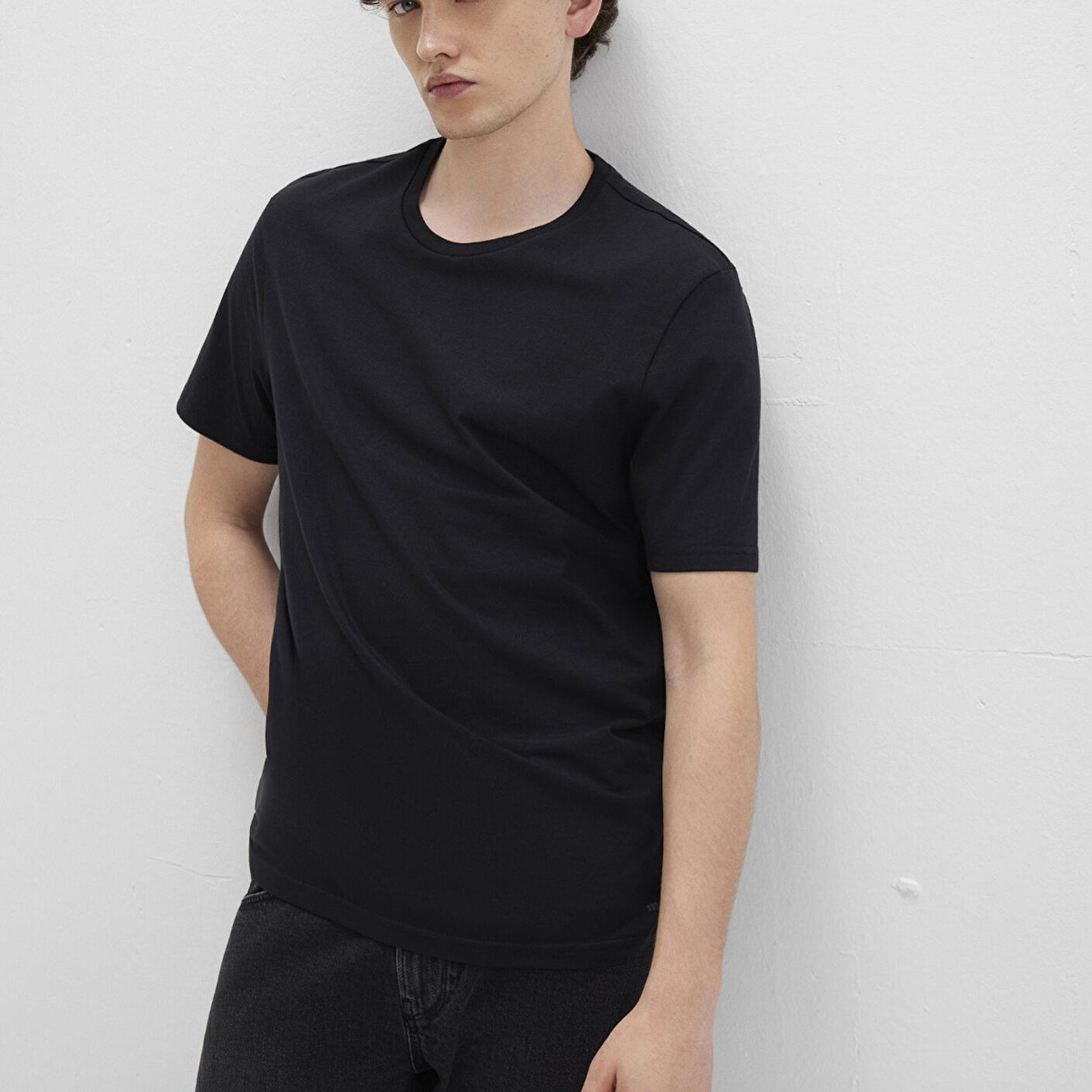 Mavi Siyah Basic Tişört Slim Fit / Dar Kesim 065574-900