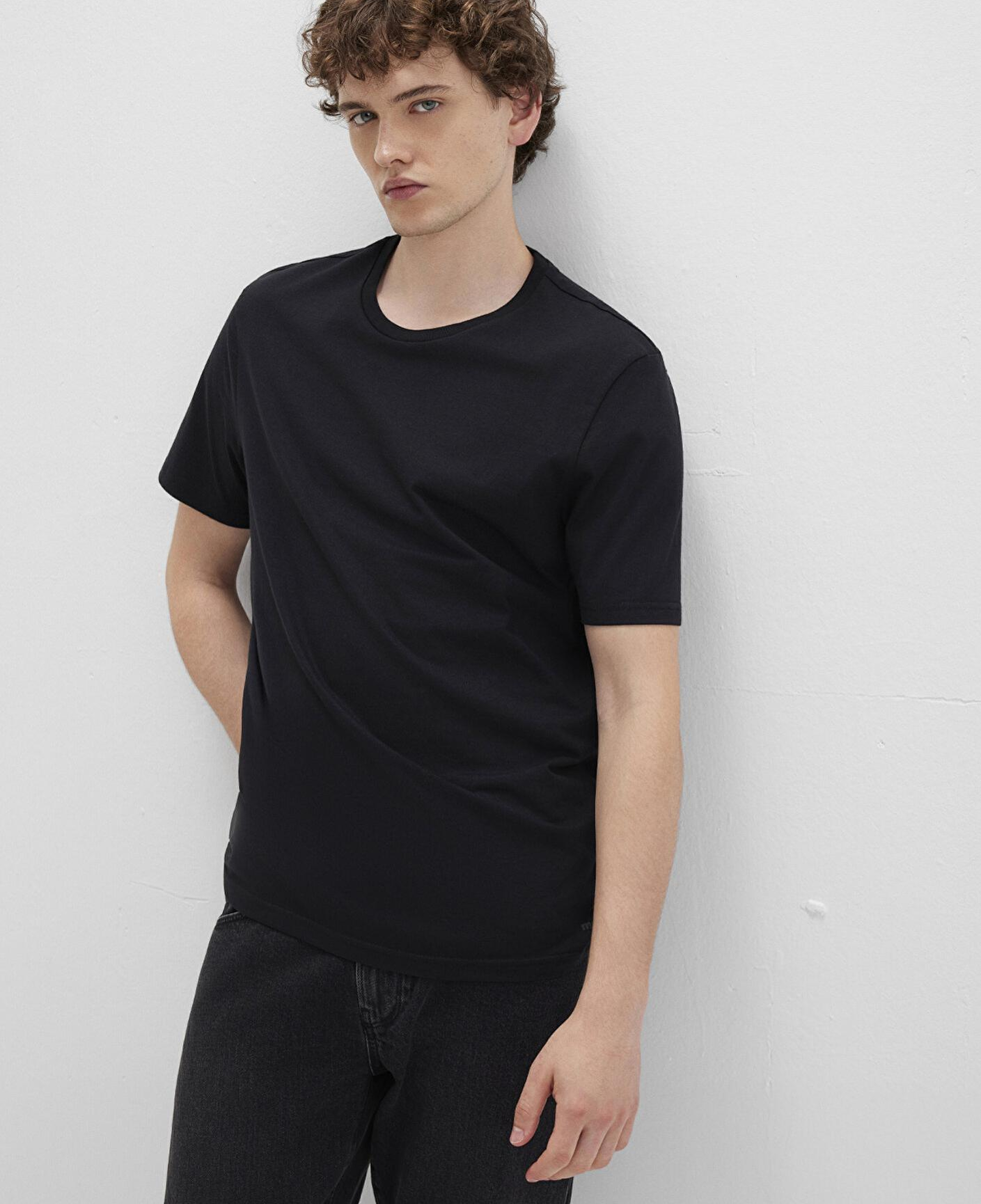 Mavi Siyah Basic Tişört Slim Fit / Dar Kesim 065574-900