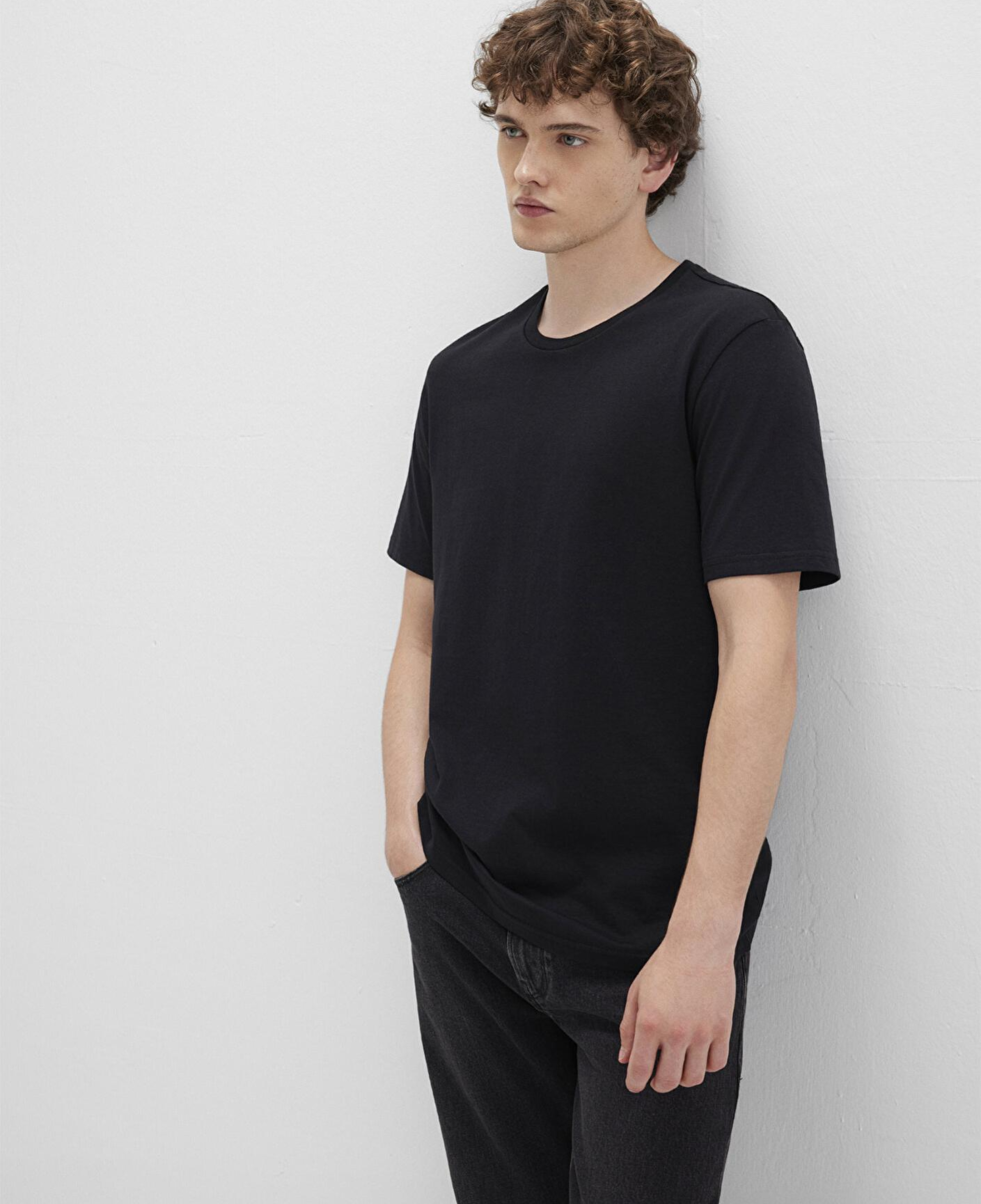 Mavi Siyah Basic Tişört Slim Fit / Dar Kesim 065574-900