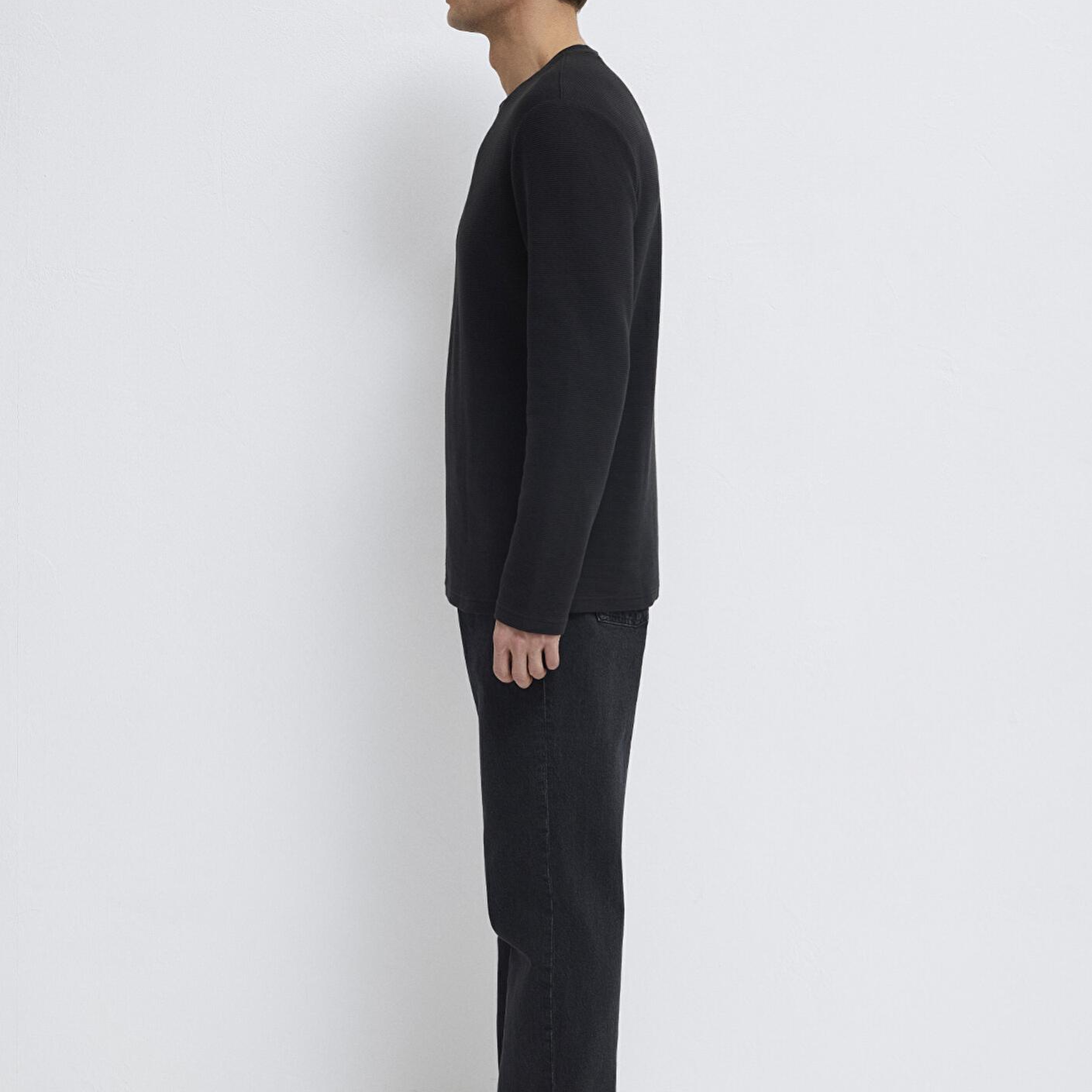 Mavi Uzun Kollu Dokulu Siyah Tişört Slim Fit / Dar Kesim 064622-21842