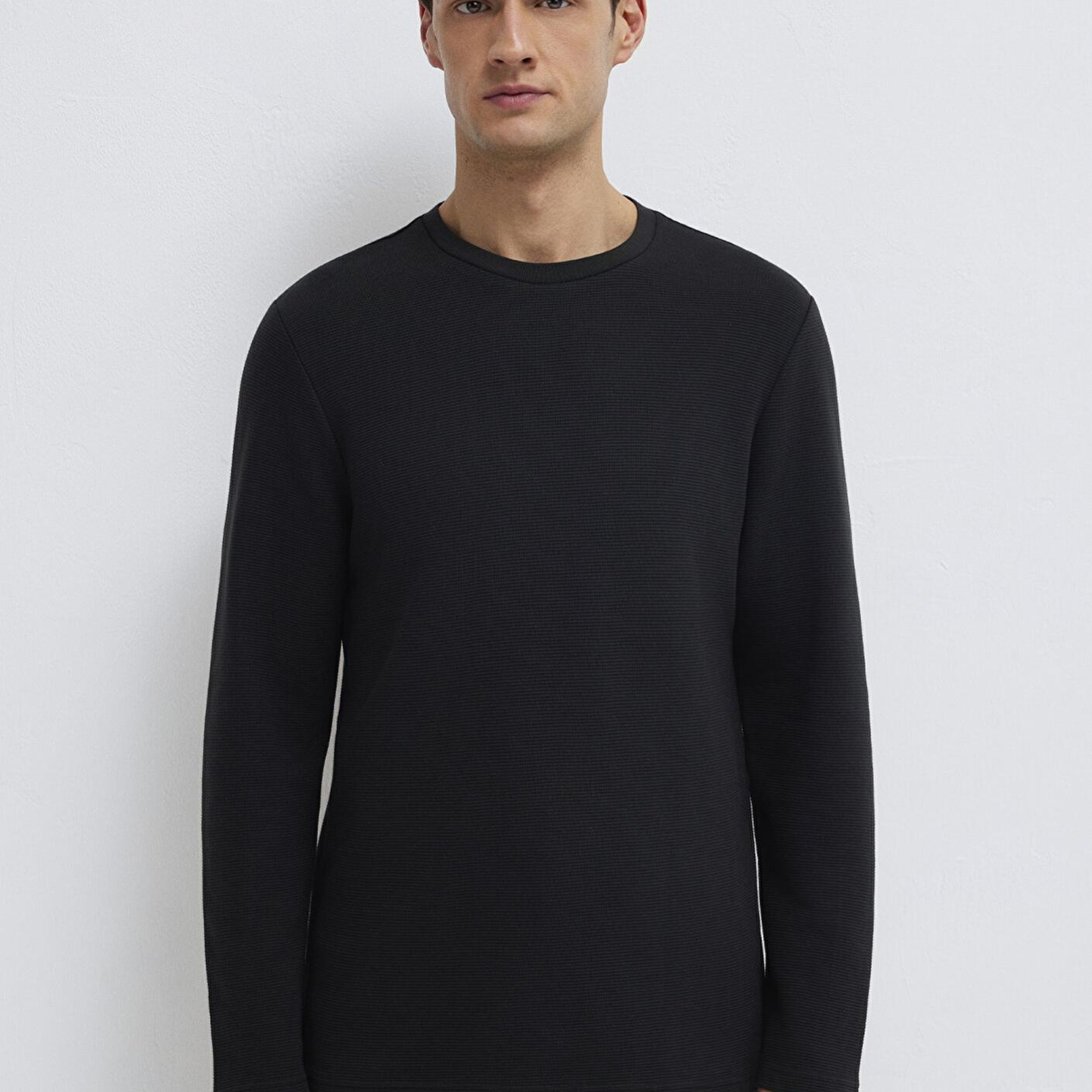 Mavi Uzun Kollu Dokulu Siyah Tişört Slim Fit / Dar Kesim 064622-21842