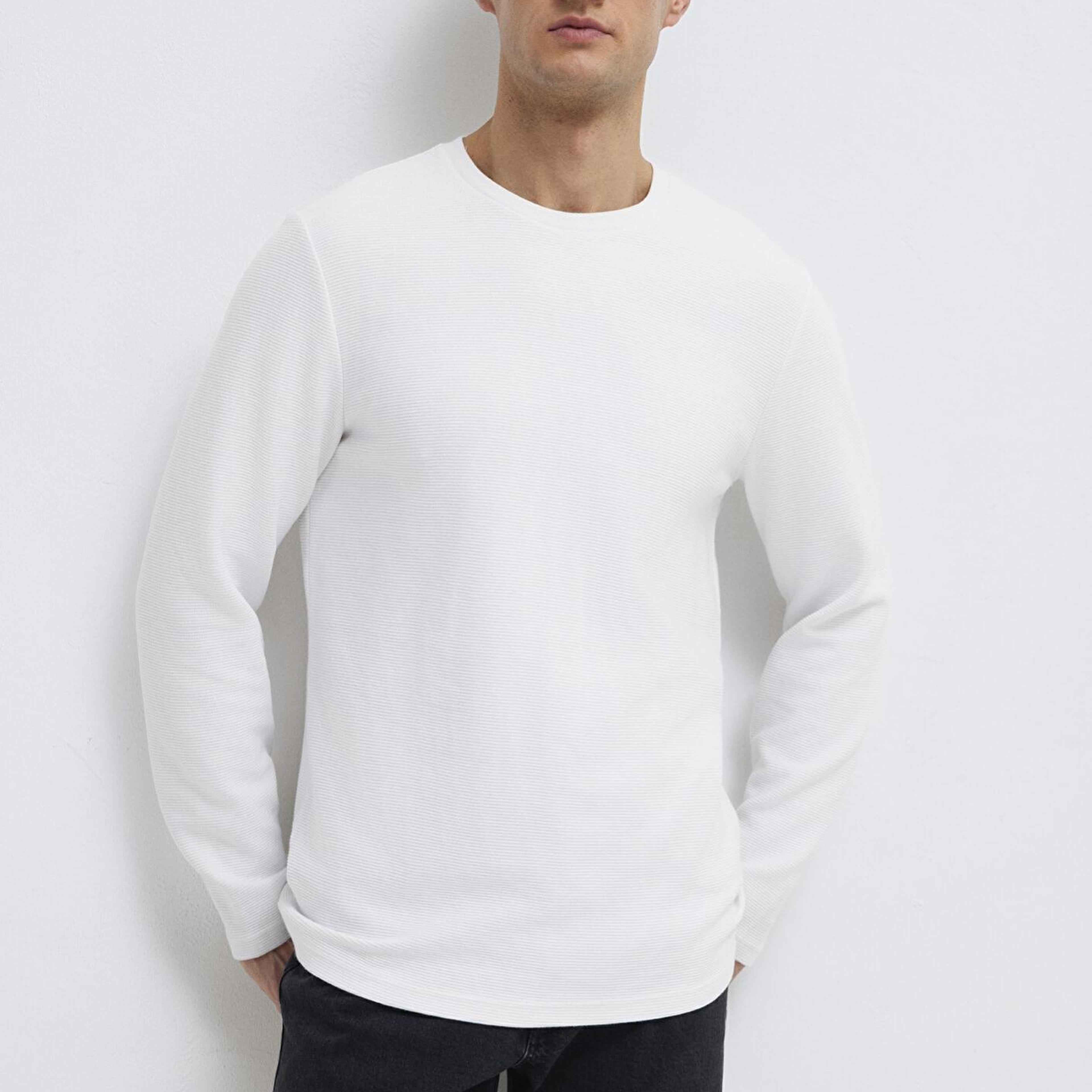 Mavi Uzun Kollu Dokulu Beyaz Tişört Slim Fit / Dar Kesim 064622-20454