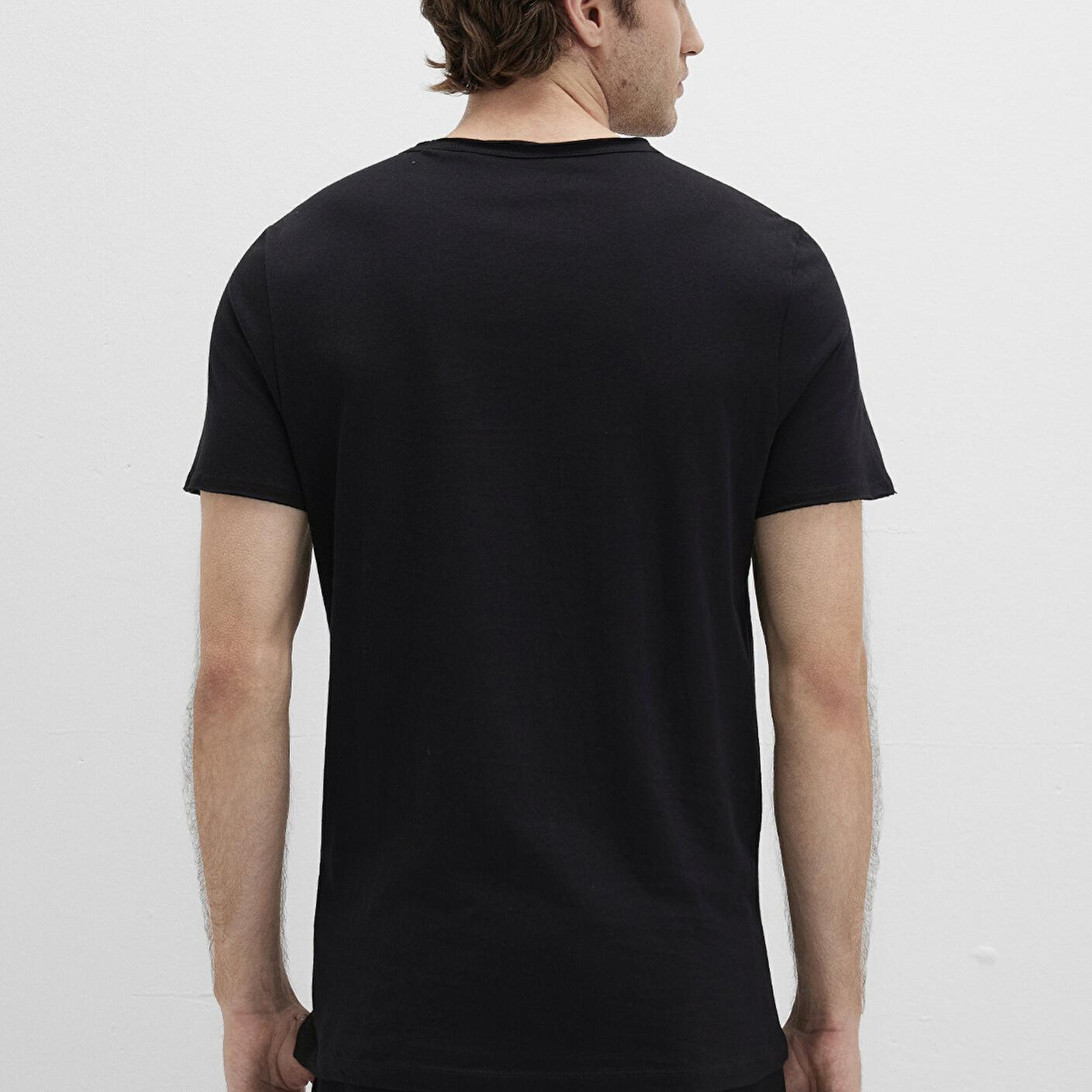 Mavi Dikişli Cep Detaylı Siyah Tişört Fitted / Vücuda Oturan Kesim 062772-26341