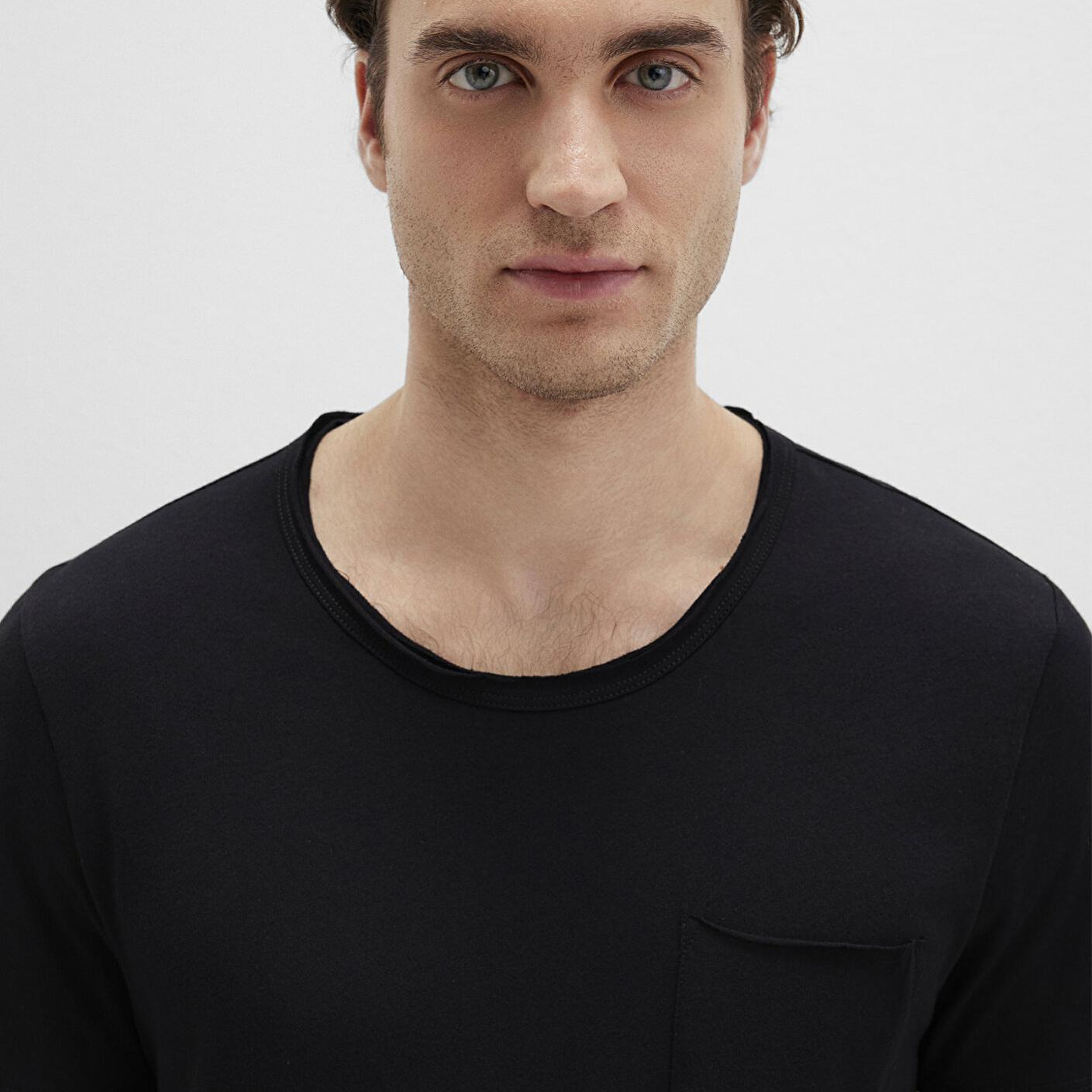 Mavi Dikişli Cep Detaylı Siyah Tişört Fitted / Vücuda Oturan Kesim 062772-26341