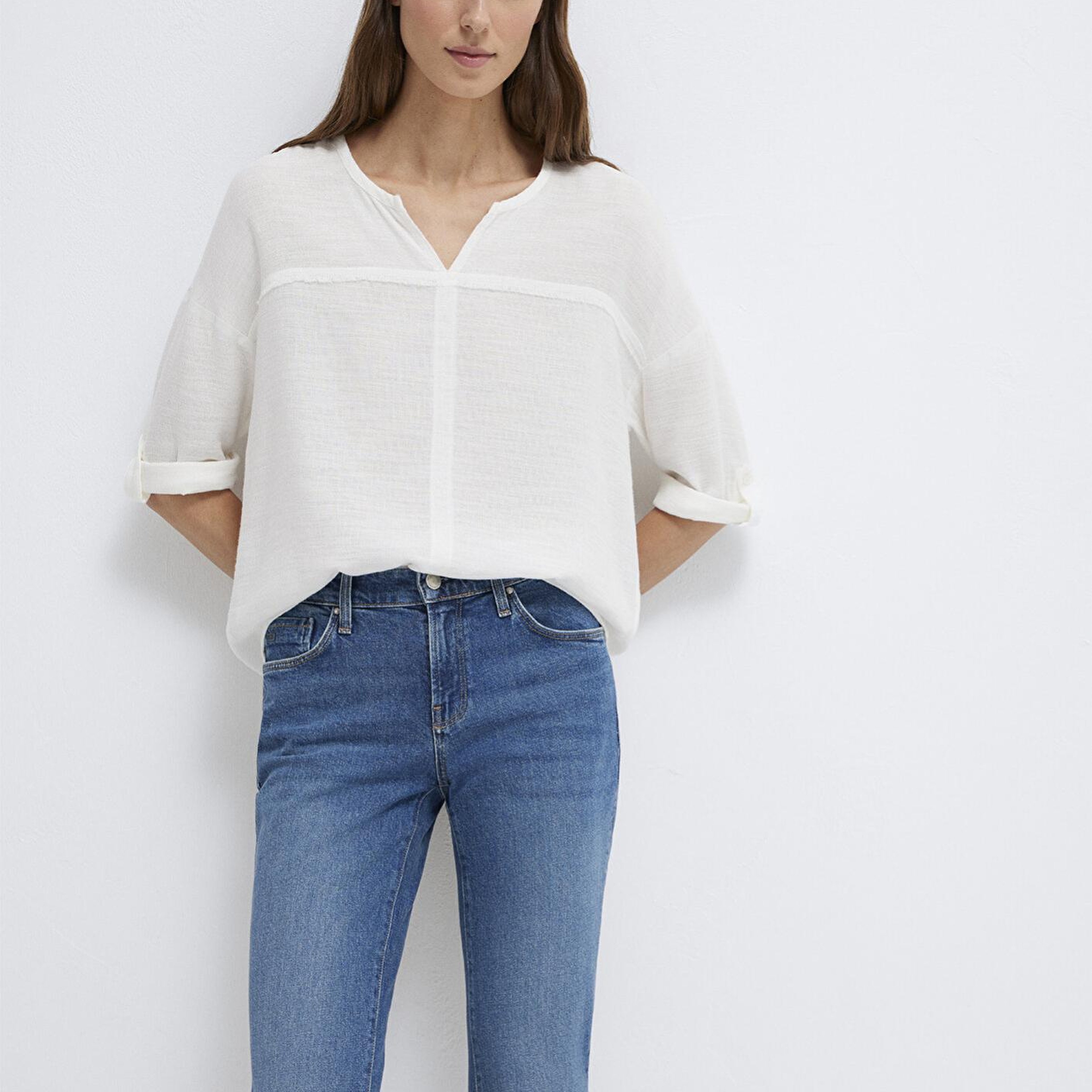 Mavi V Yaka Beyaz Bluz 121357-22937