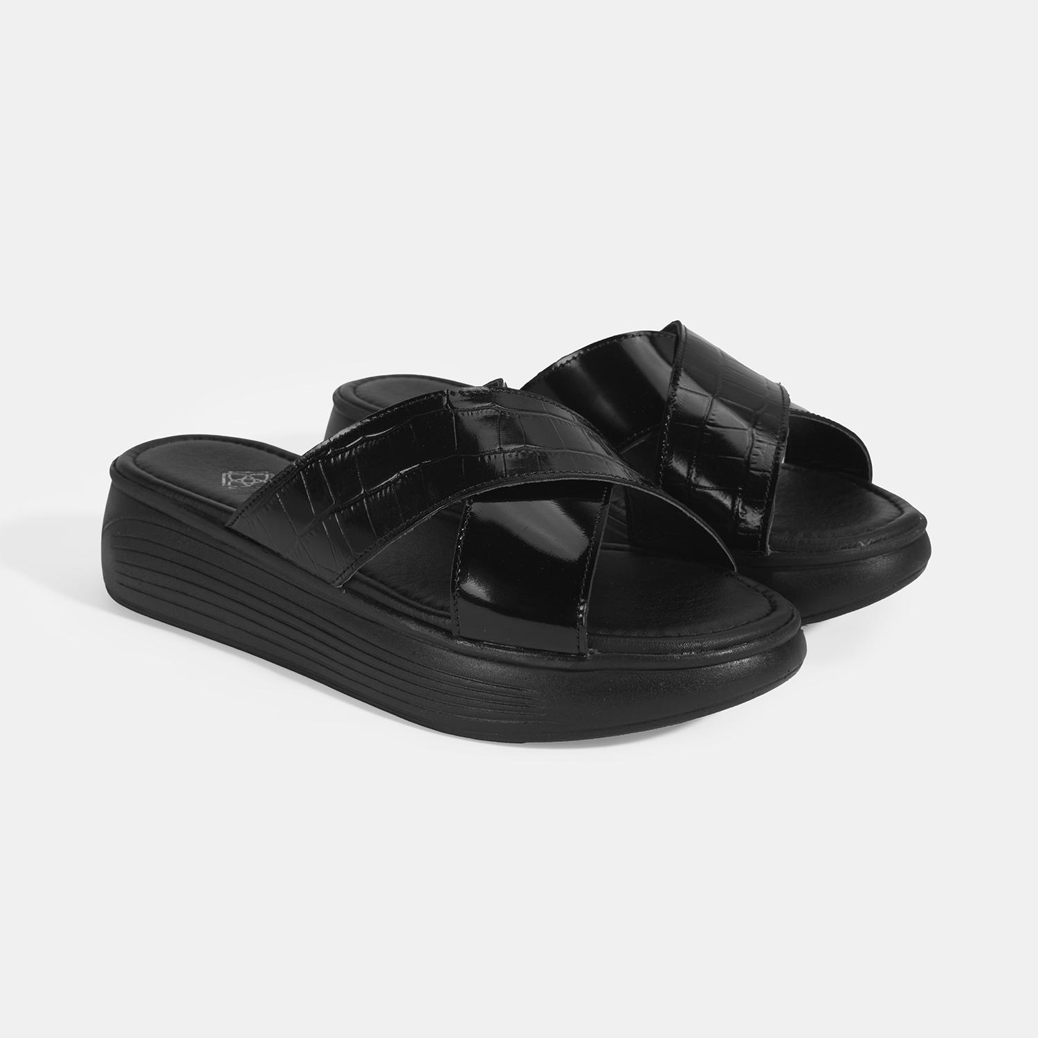 Kadın Siyah Dolgu Topuklu Deri Terlik