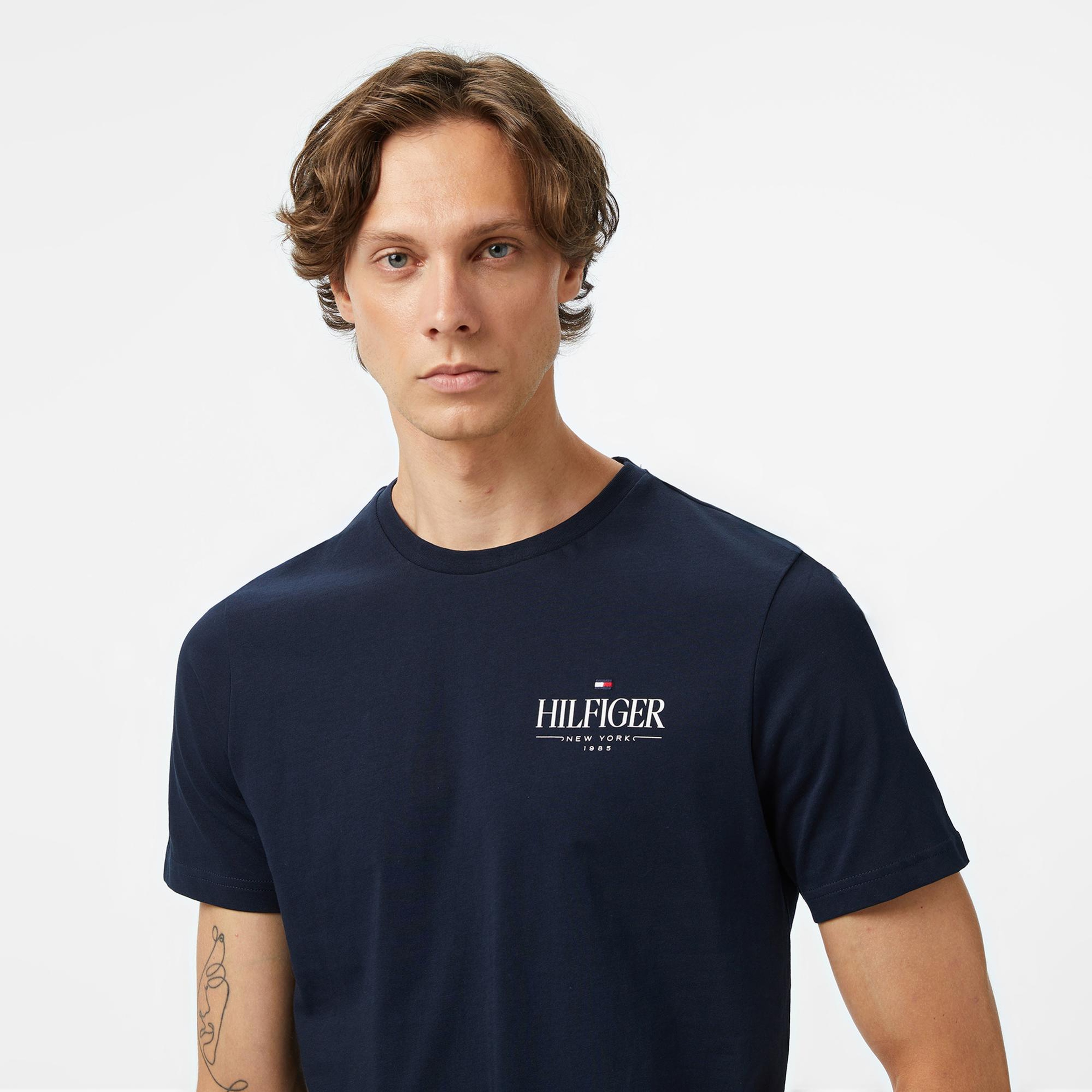 Tommy Hilfiger Brand Love Stack Erkek Lacivert T-Shirt