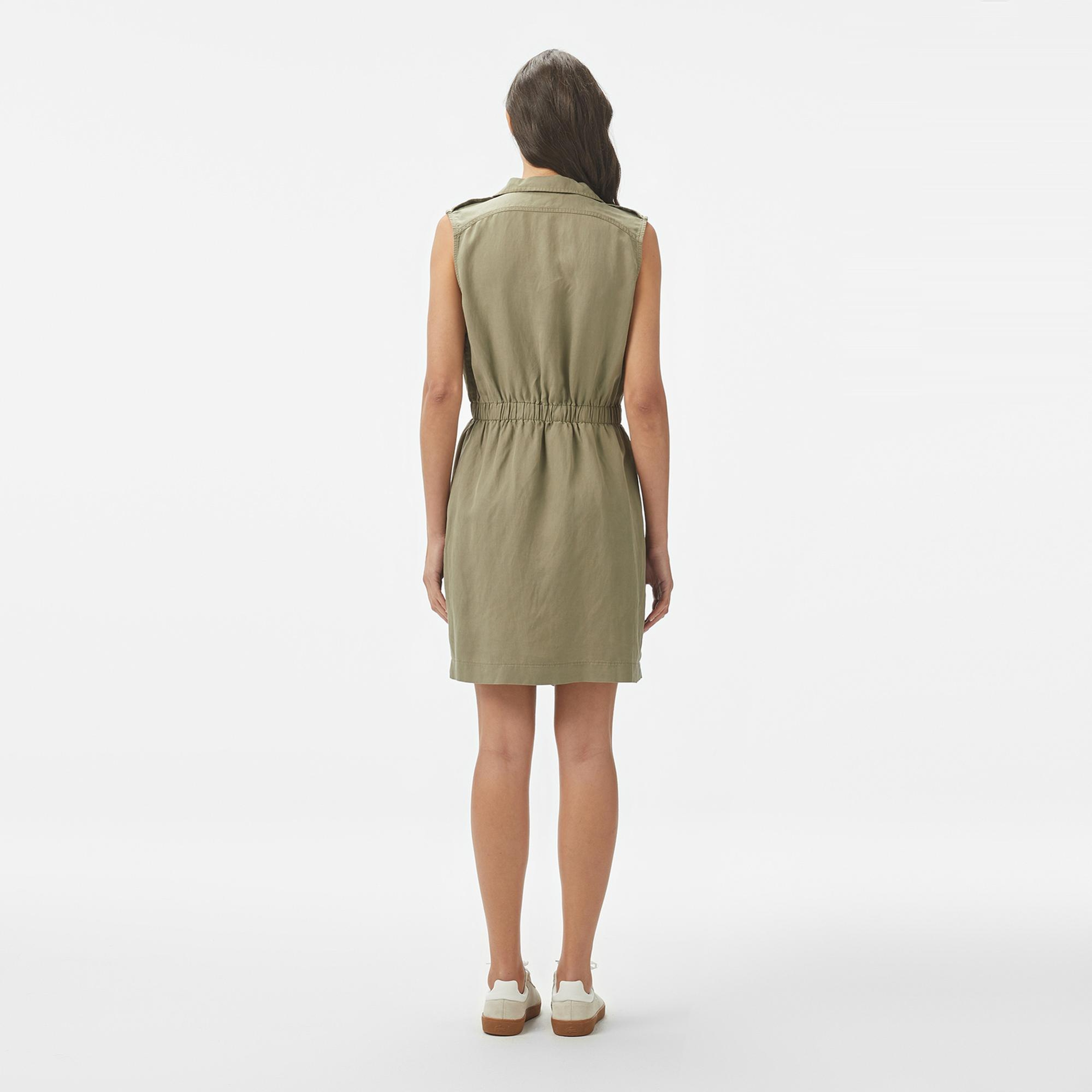 Lacoste Kadın Classic Fit Kolsuz Haki Elbise