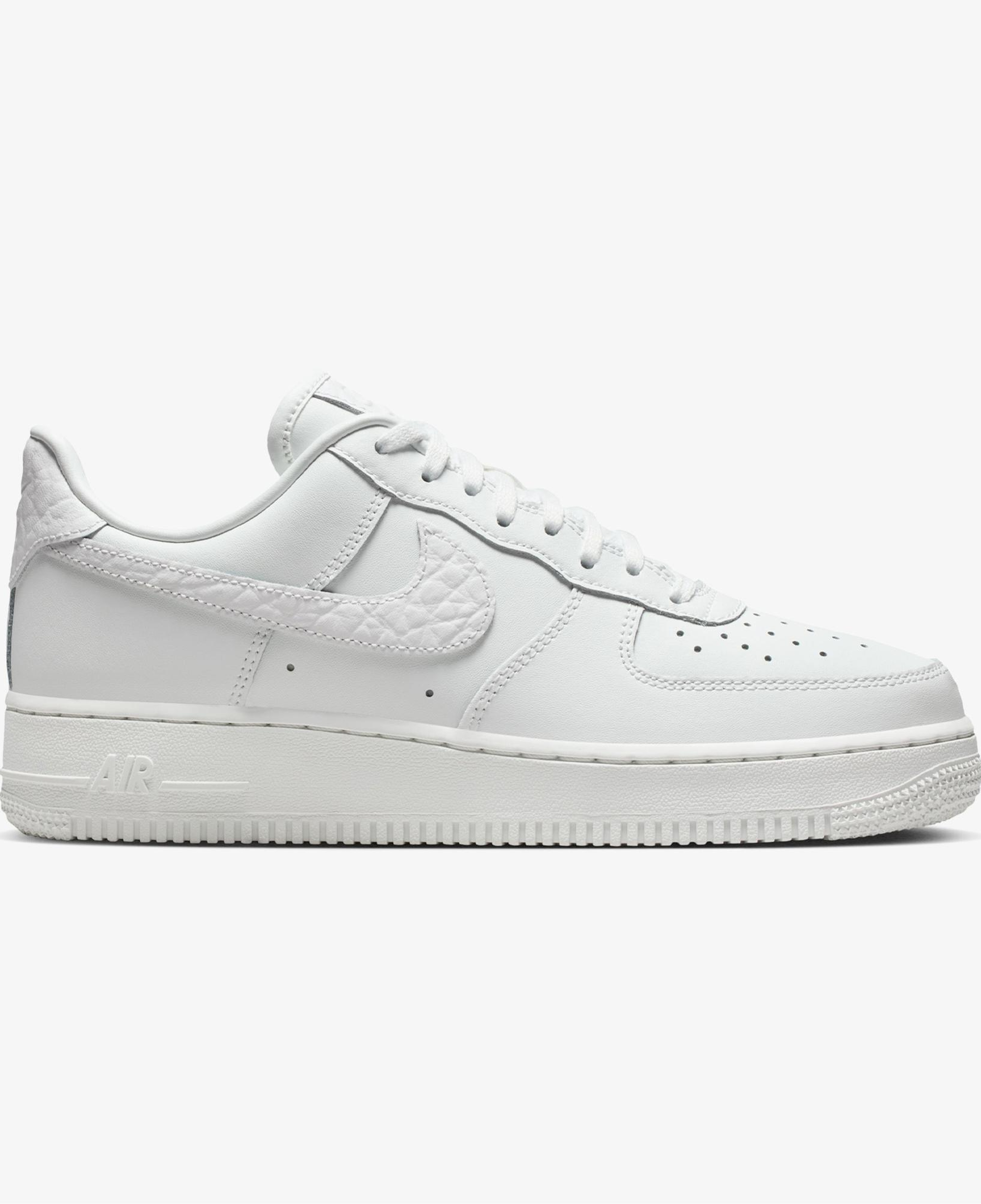 Nike Air Force 1 '07 Low Kadın Beyaz Spor Ayakkabı