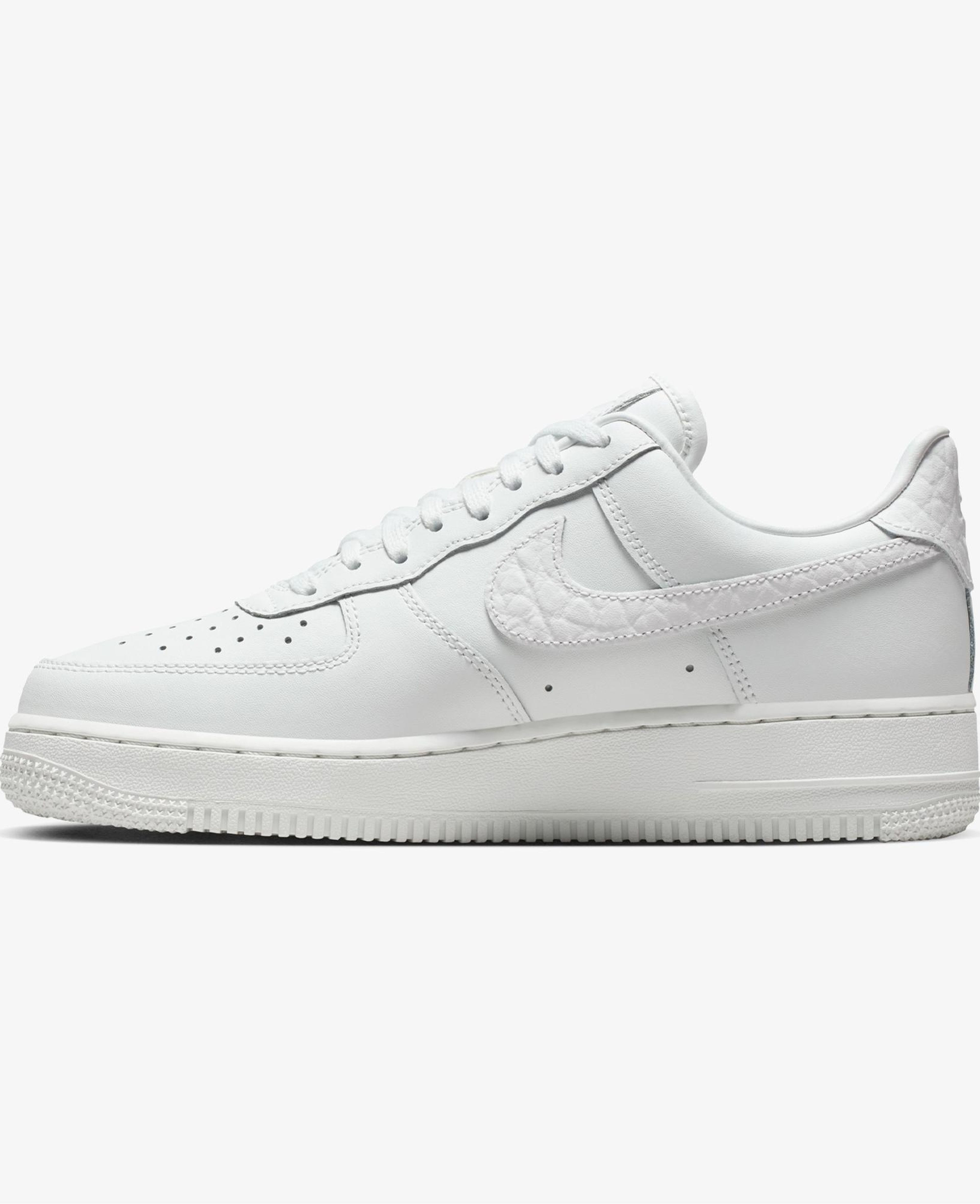 Nike Air Force 1 '07 Low Kadın Beyaz Spor Ayakkabı