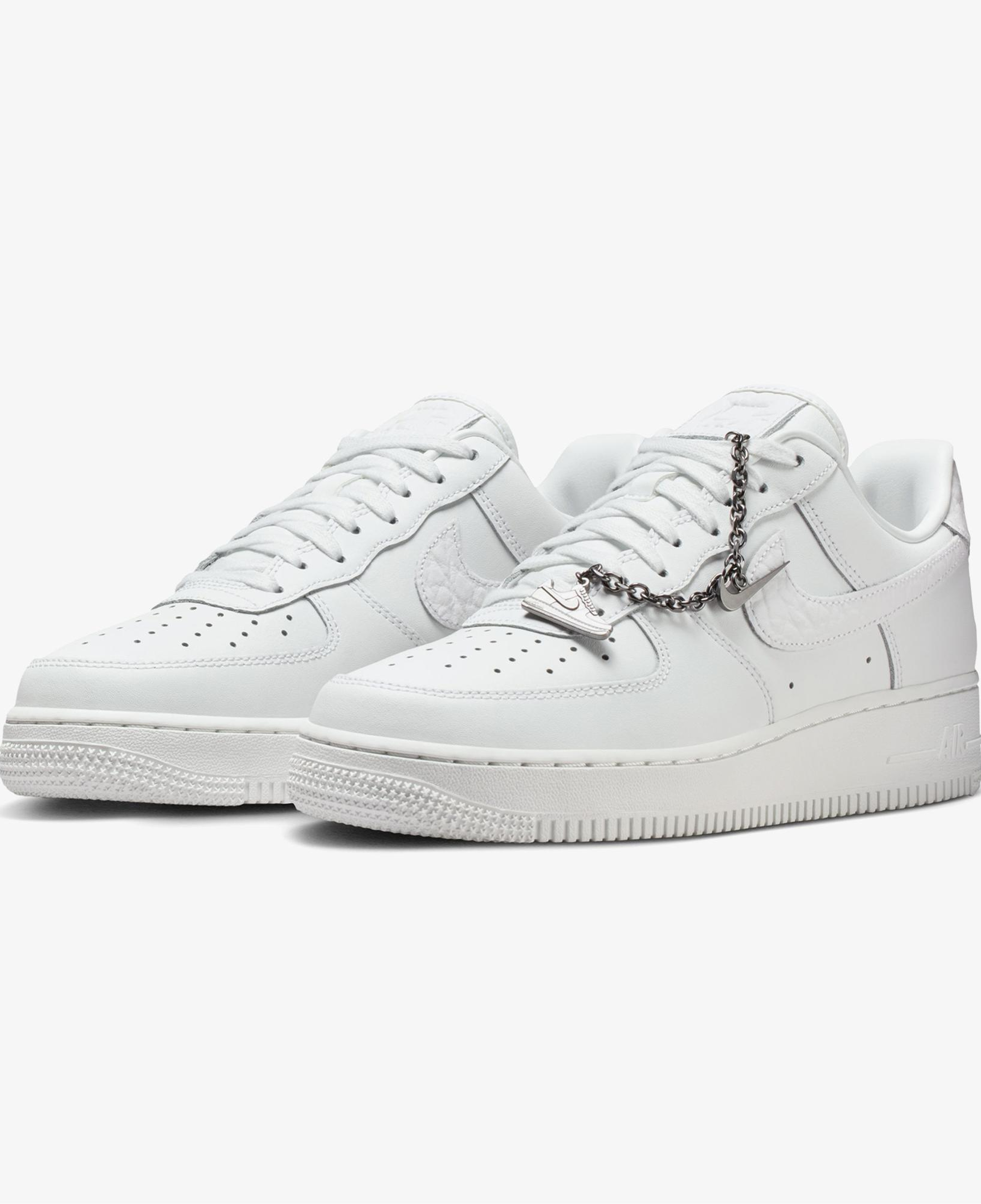 Nike Air Force 1 '07 Low Kadın Beyaz Spor Ayakkabı