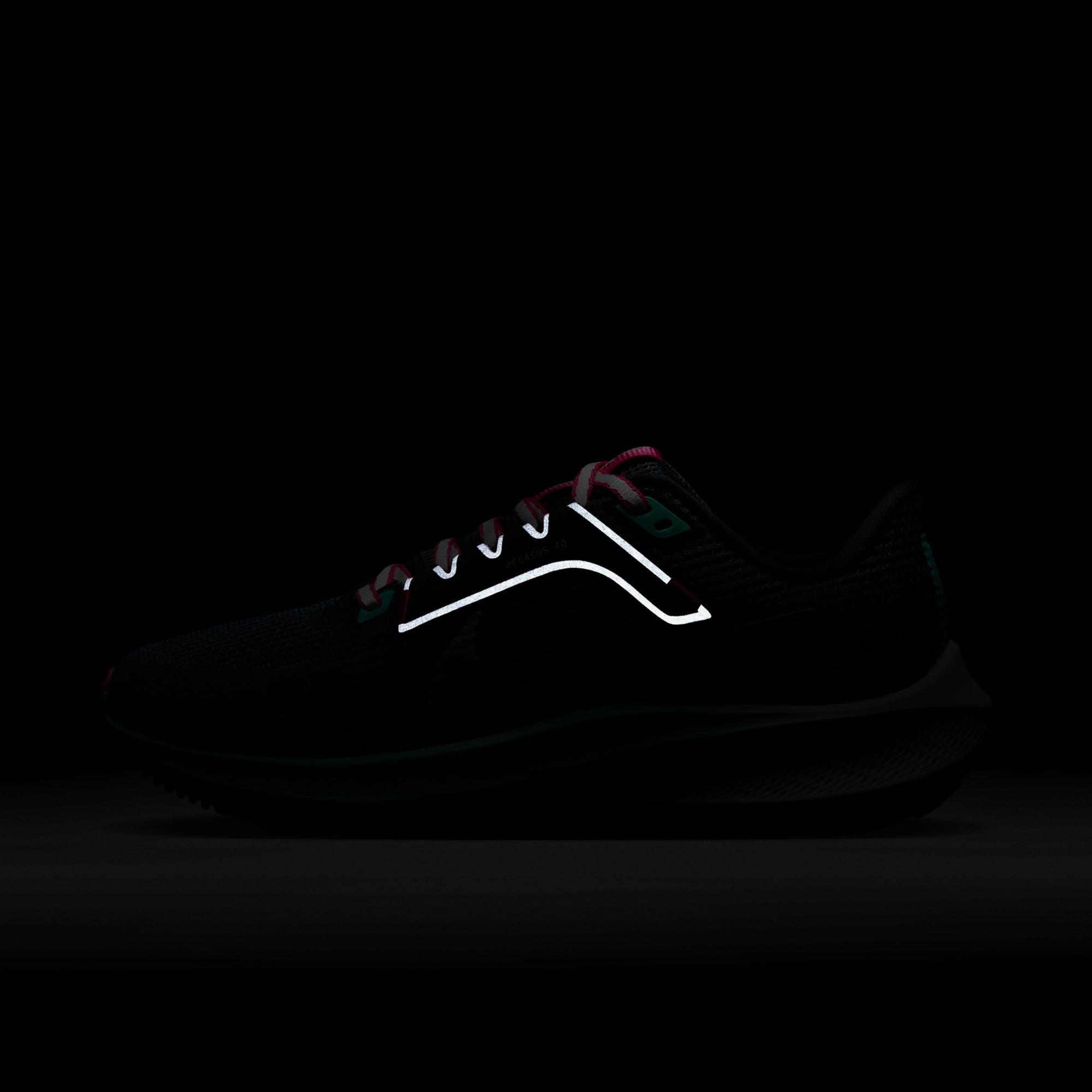 Nike Air Zoom Pegasus 40 Kadın Yeşil Spor Ayakkabı