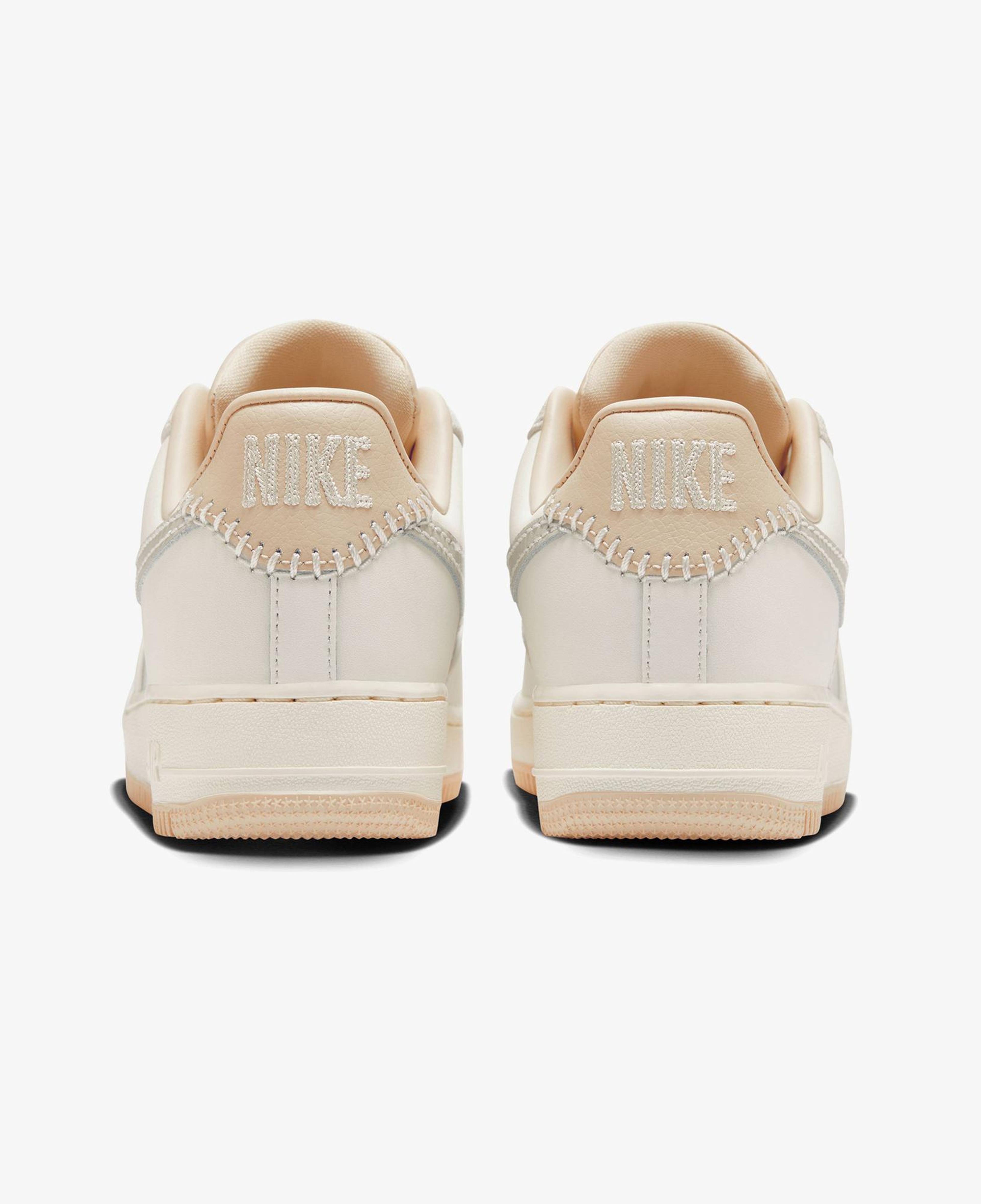 Nike Air Force 1 '07 Kadın Krem Rengi Spor Ayakkabı