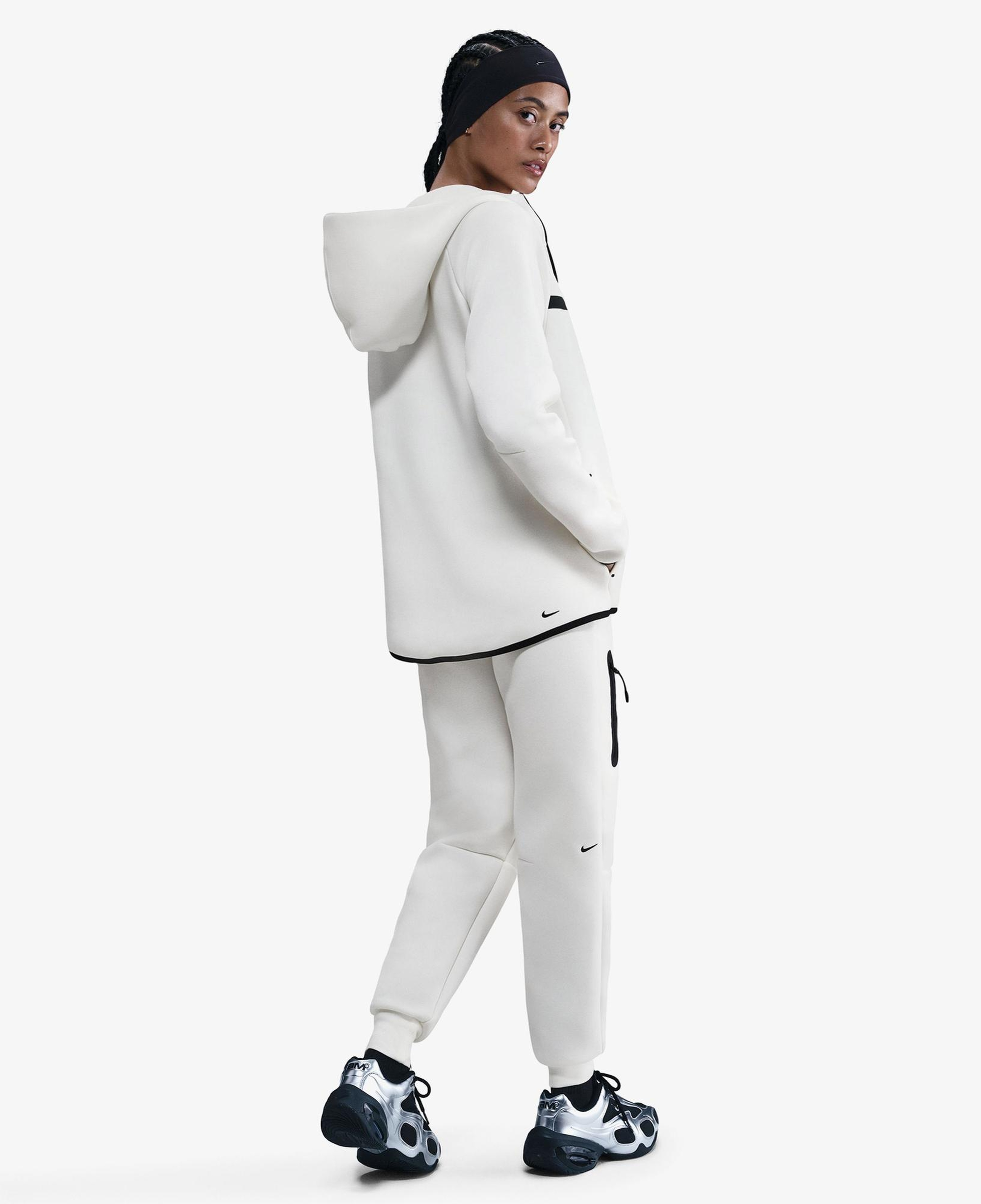 Nike Sportswear Tech Fleece Windrunner Kadın Beyaz Eşofman Üstü