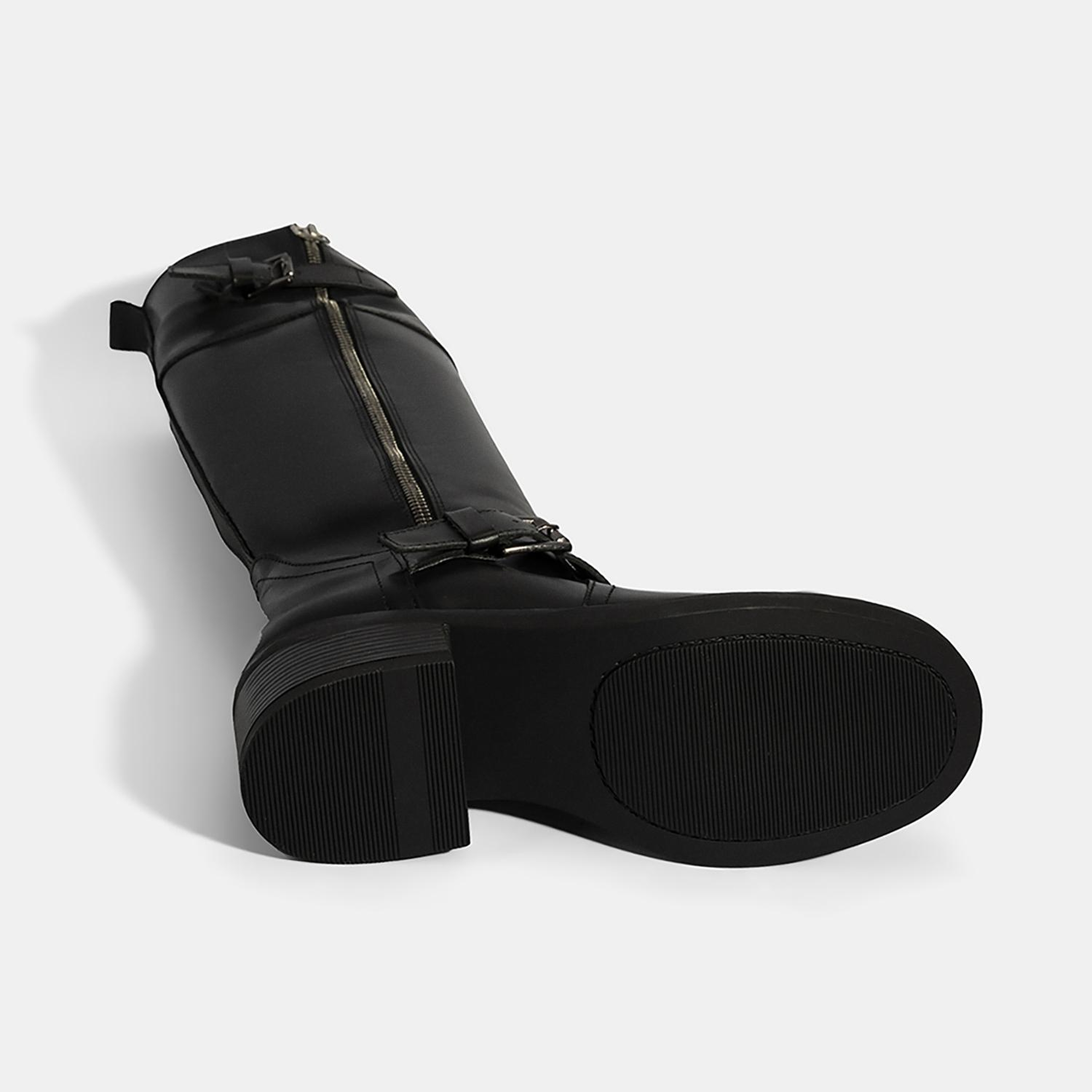 Kadın Siyah Metal Toka Detaylı Deri Çizme