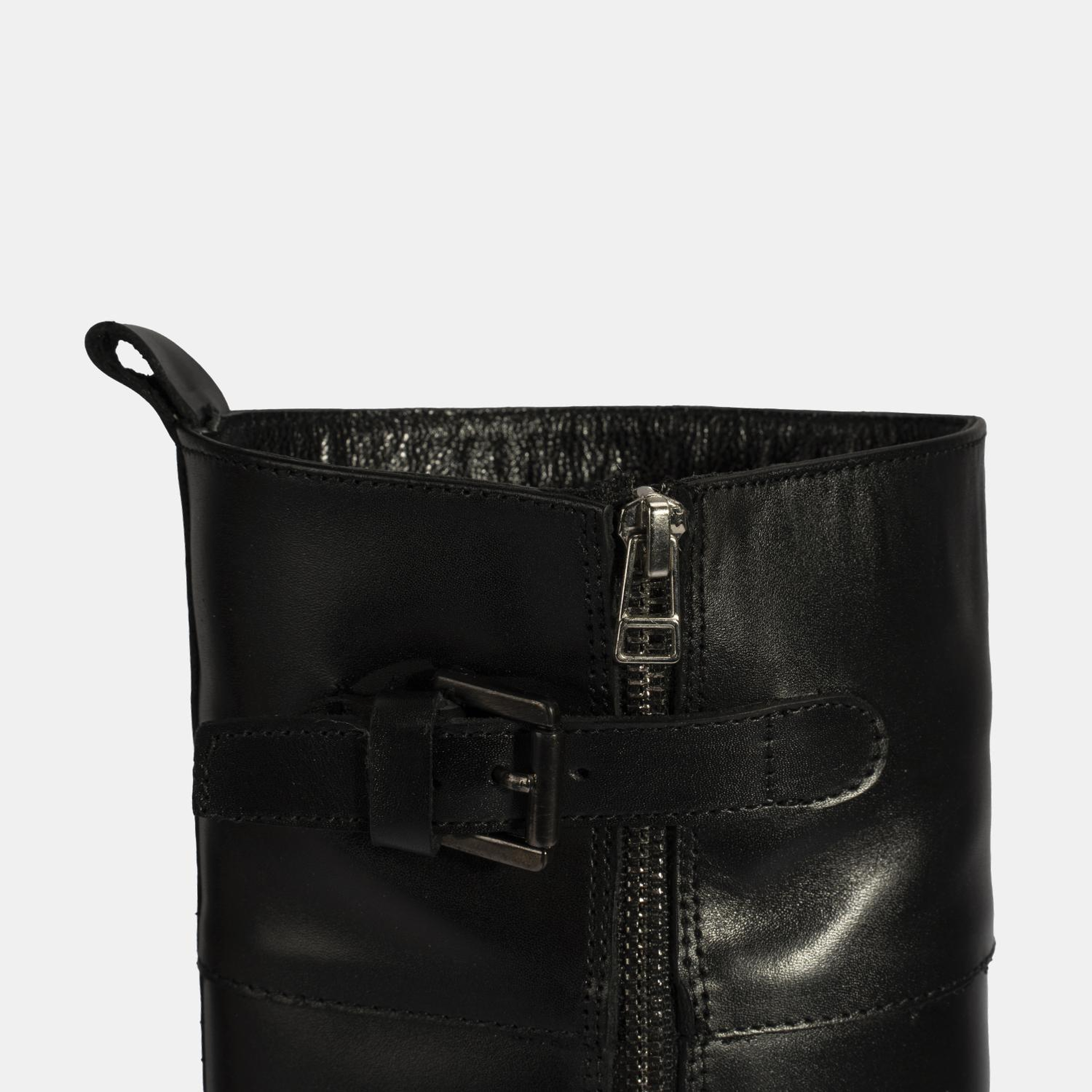 Kadın Siyah Metal Toka Detaylı Deri Çizme