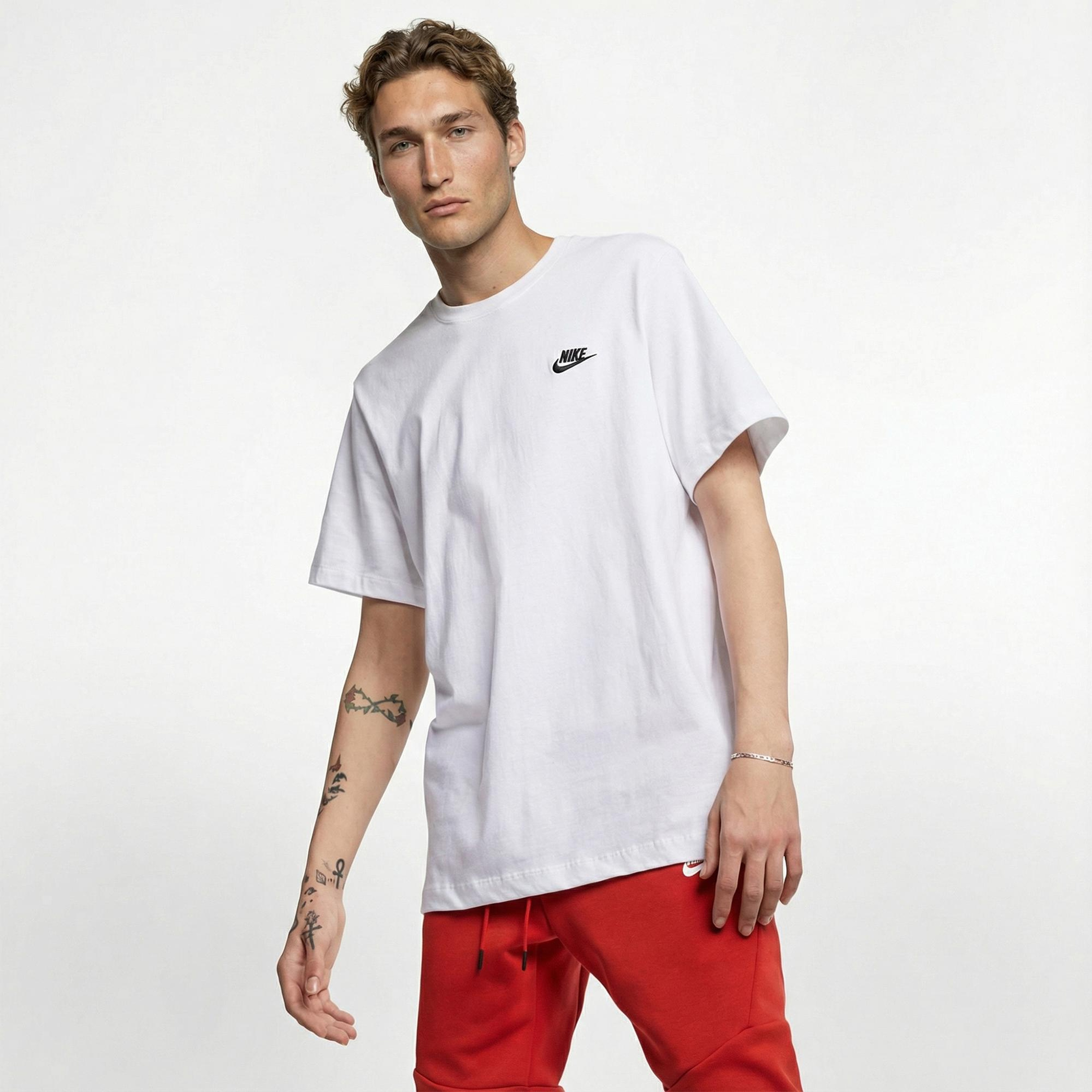 Nike Sportswear Club Erkek Beyaz T-Shirt