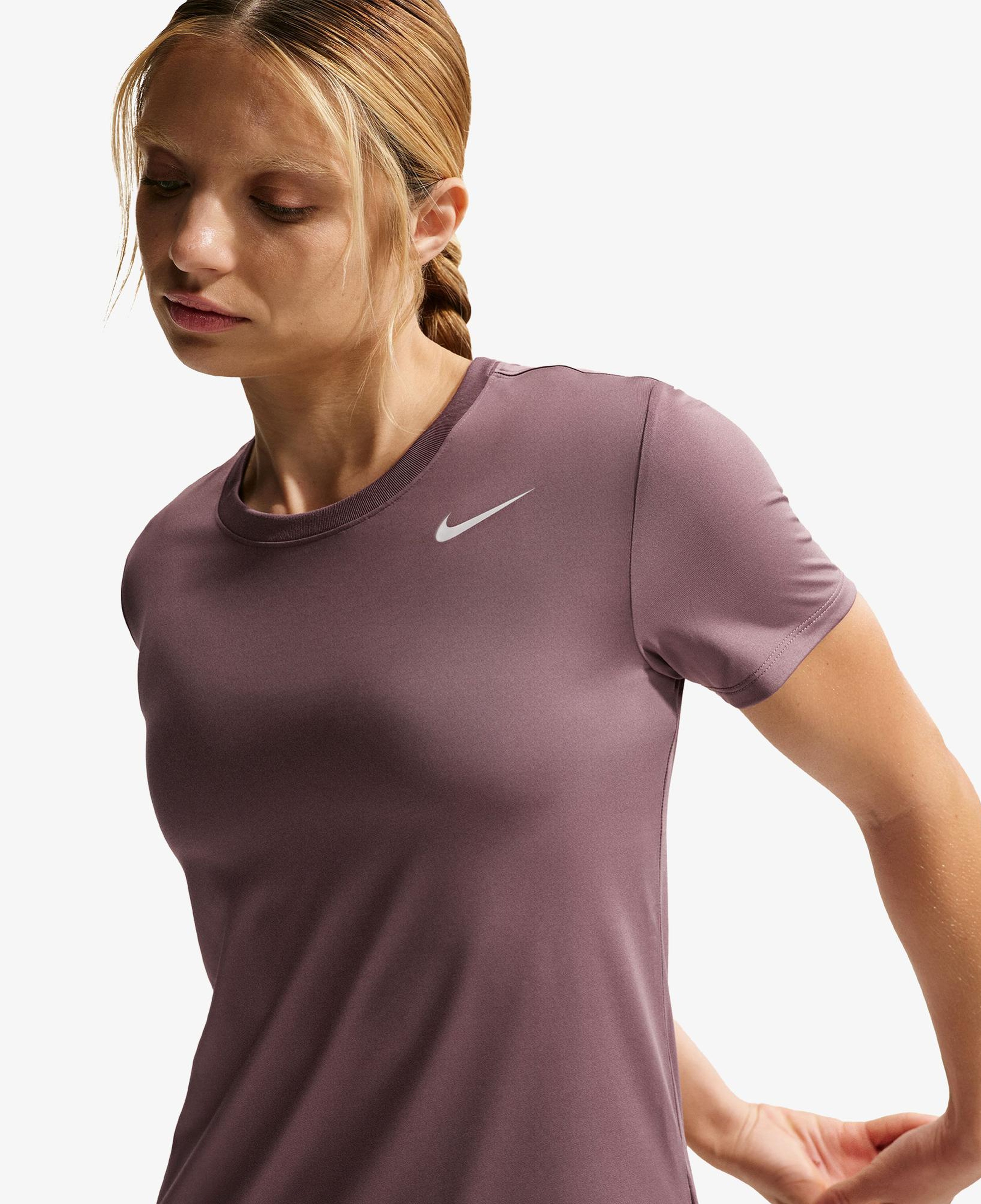 Nike Dri-Fit Kadın Pembe T-Shirt