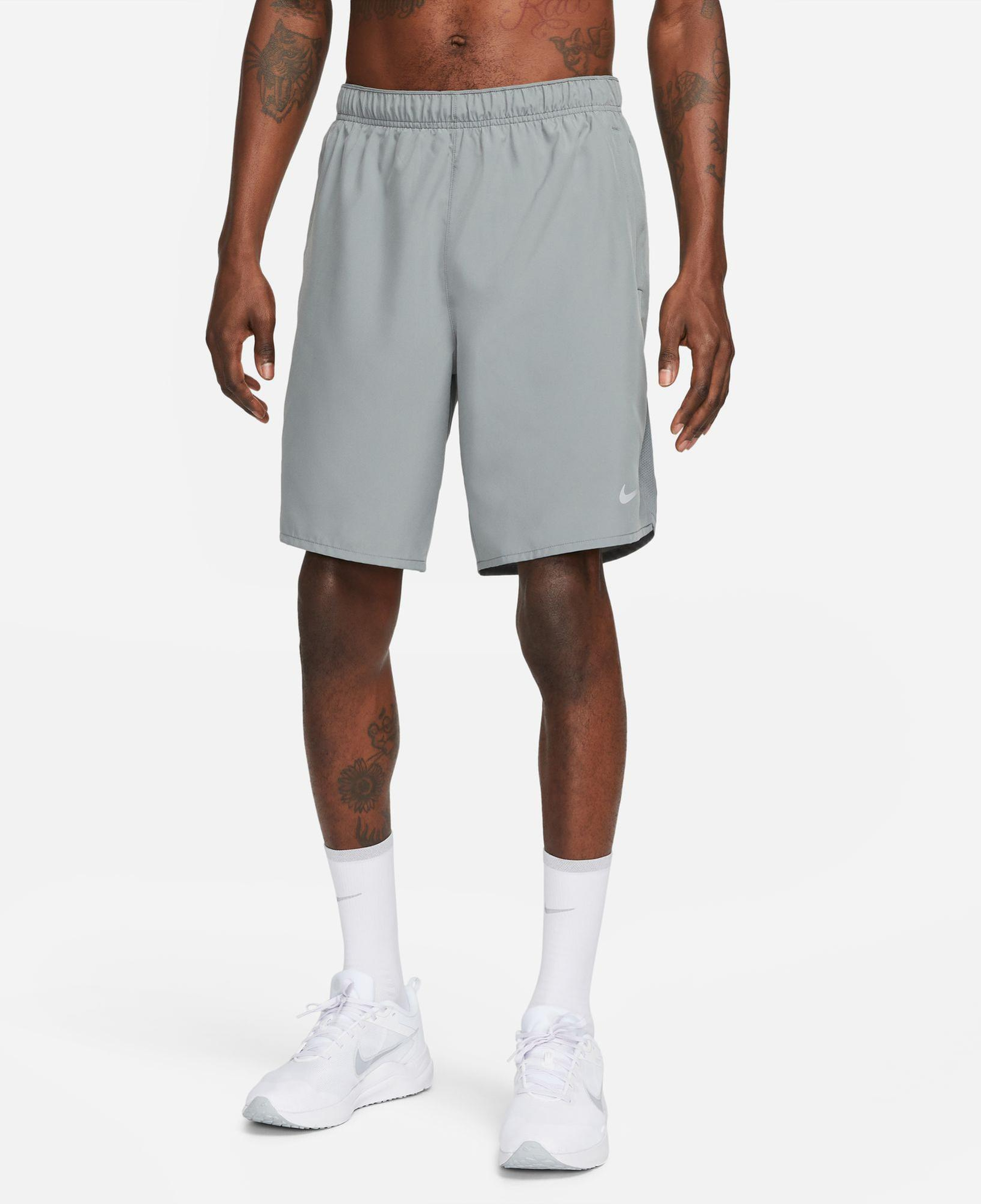 Nike Dri-Fit Challenger Erkek Gri Şort