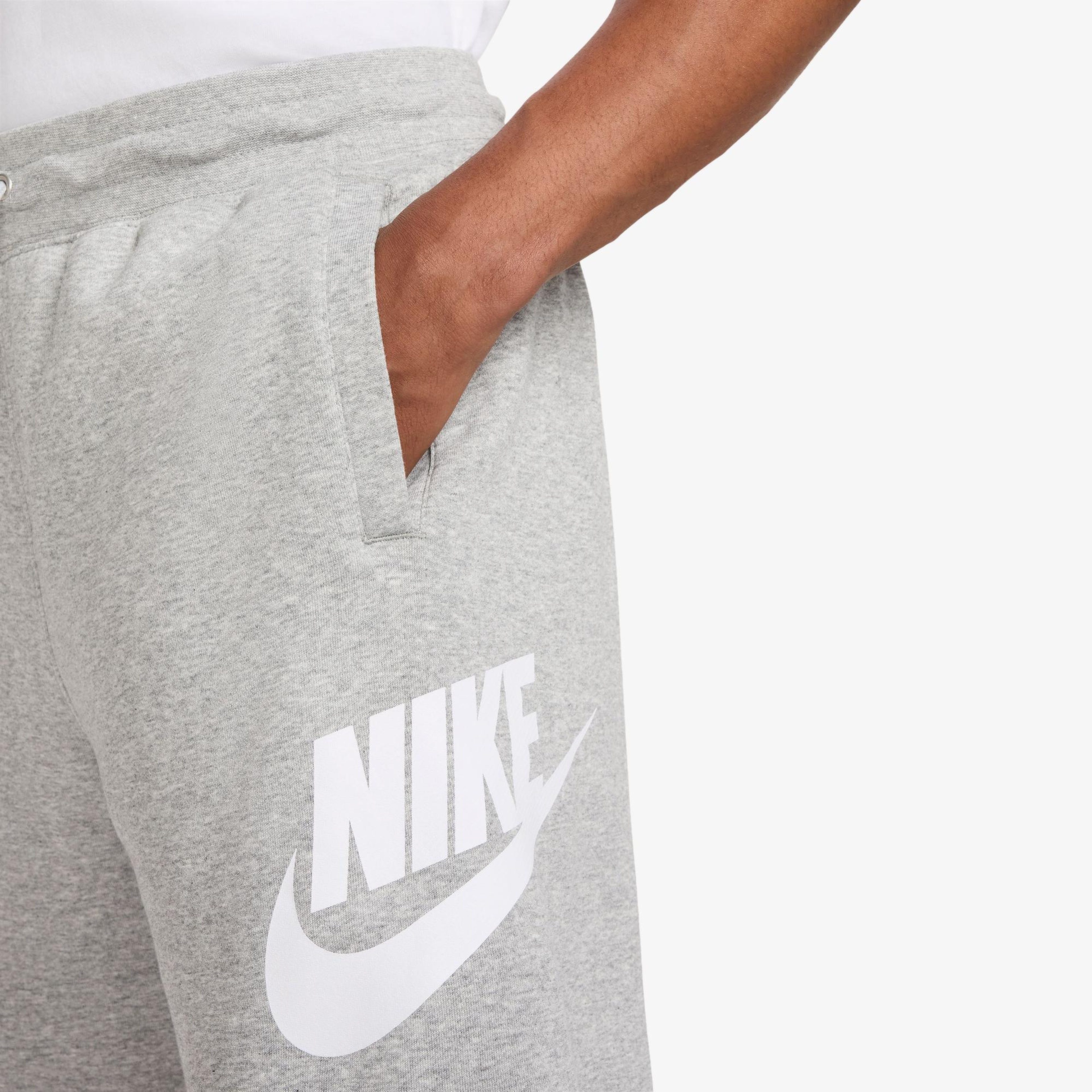 Nike Club Alumni Erkek Gri Şort