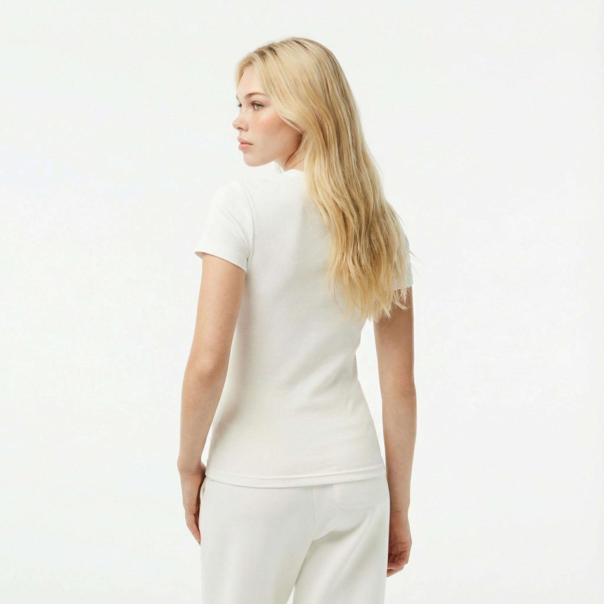 Lacoste Kadın Slim Fit Bisiklet Yaka Beyaz T-Shirt